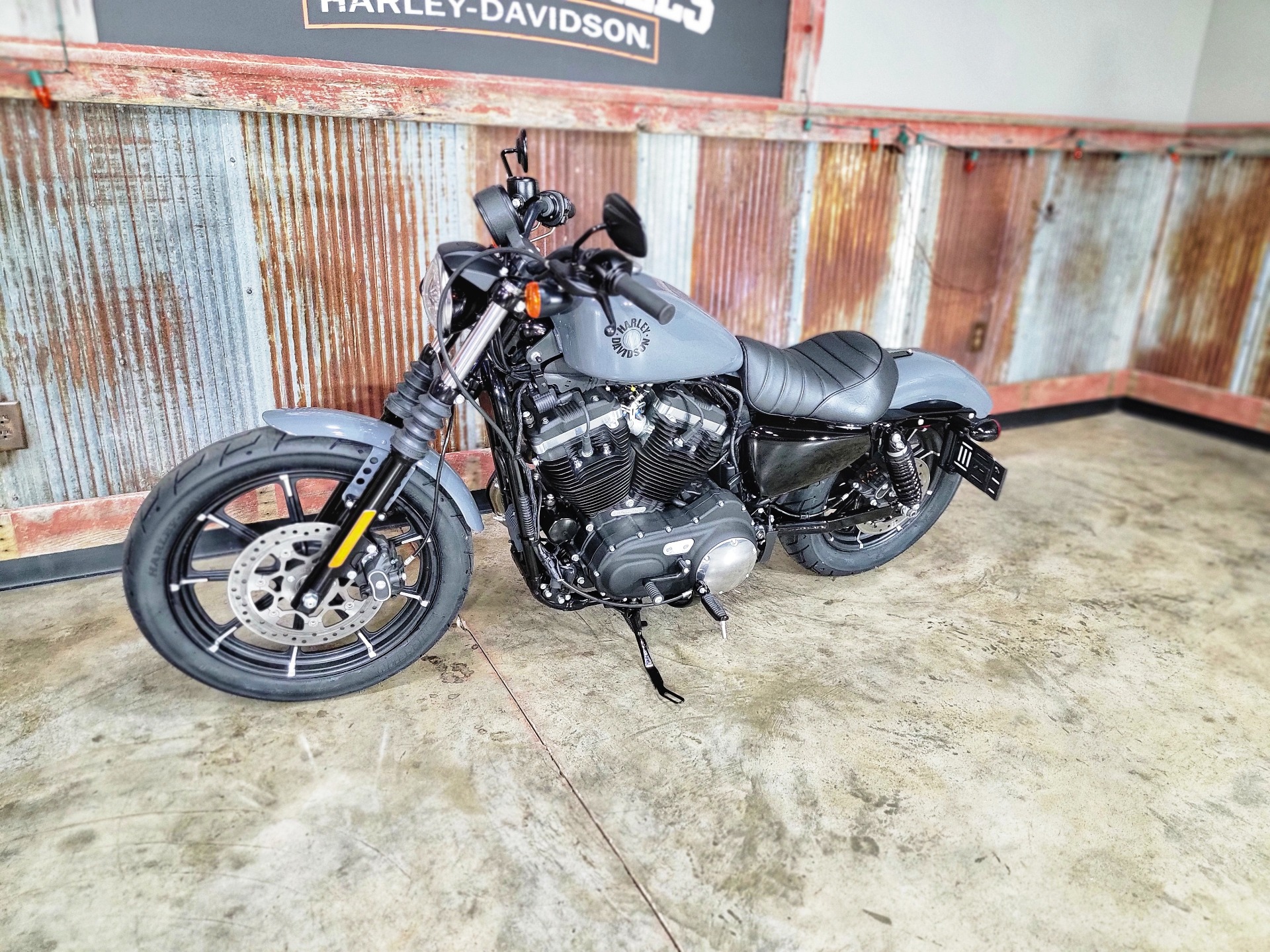 2022 Harley-Davidson Iron 883™ in Chippewa Falls, Wisconsin - Photo 14