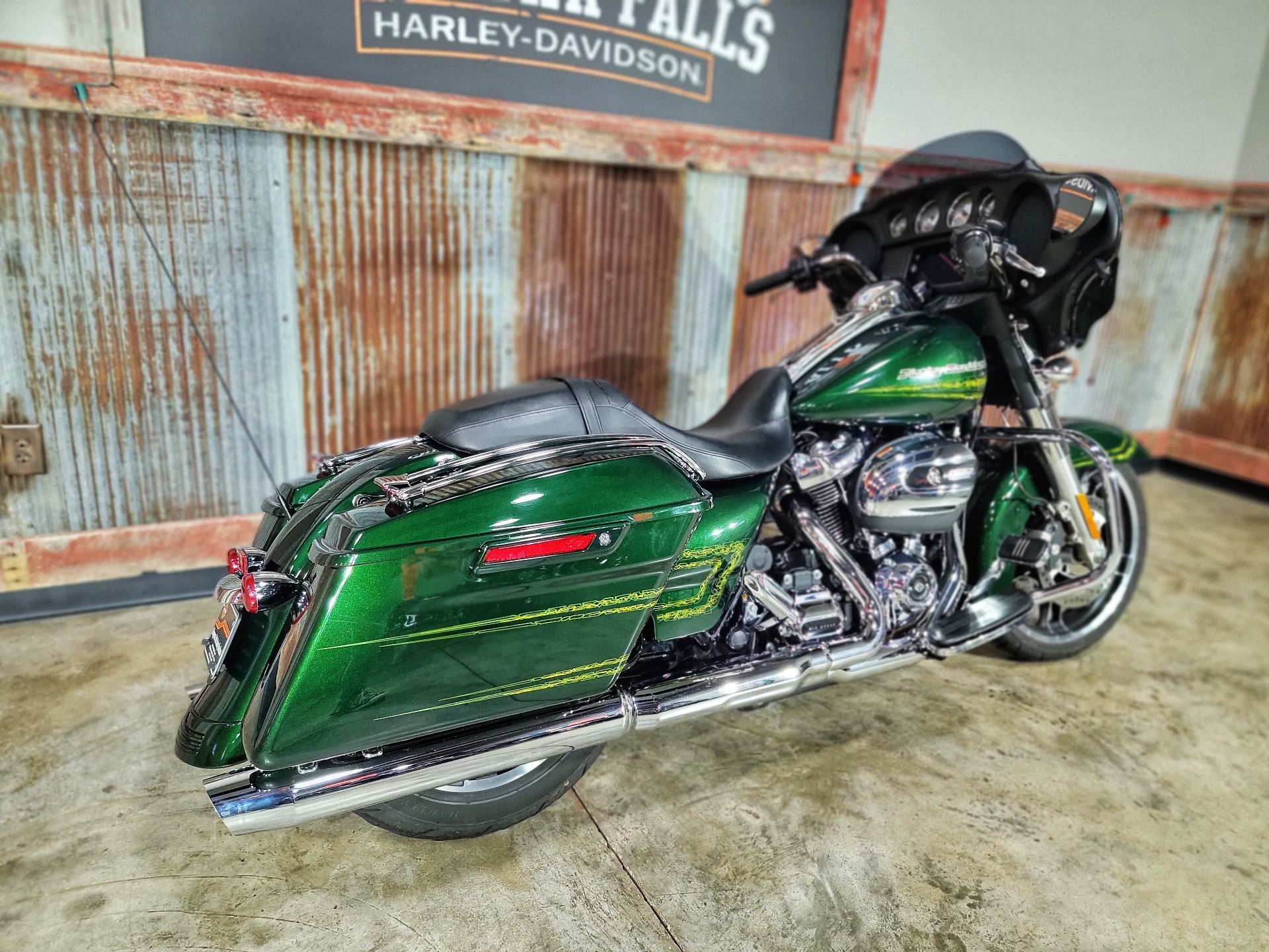2019 Harley-Davidson Street Glide® in Chippewa Falls, Wisconsin - Photo 5