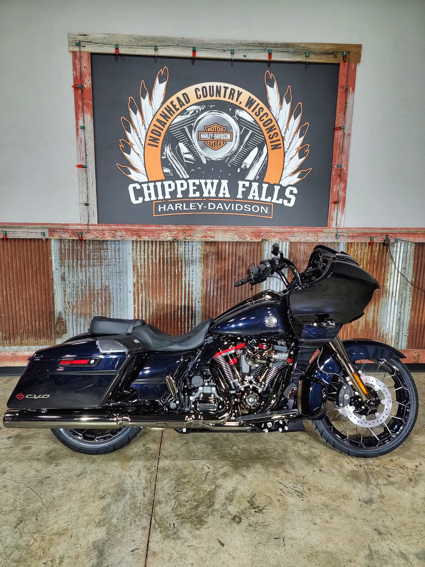 2022 Harley-Davidson CVO™ Road Glide® in Chippewa Falls, Wisconsin - Photo 2
