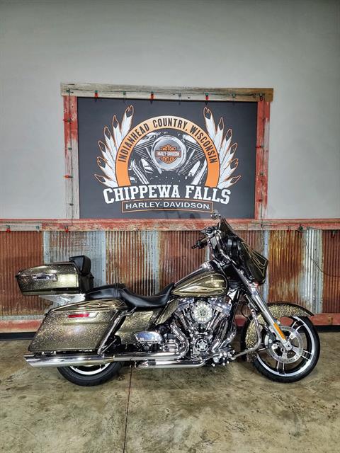 2016 Harley-Davidson Street Glide® in Chippewa Falls, Wisconsin - Photo 2
