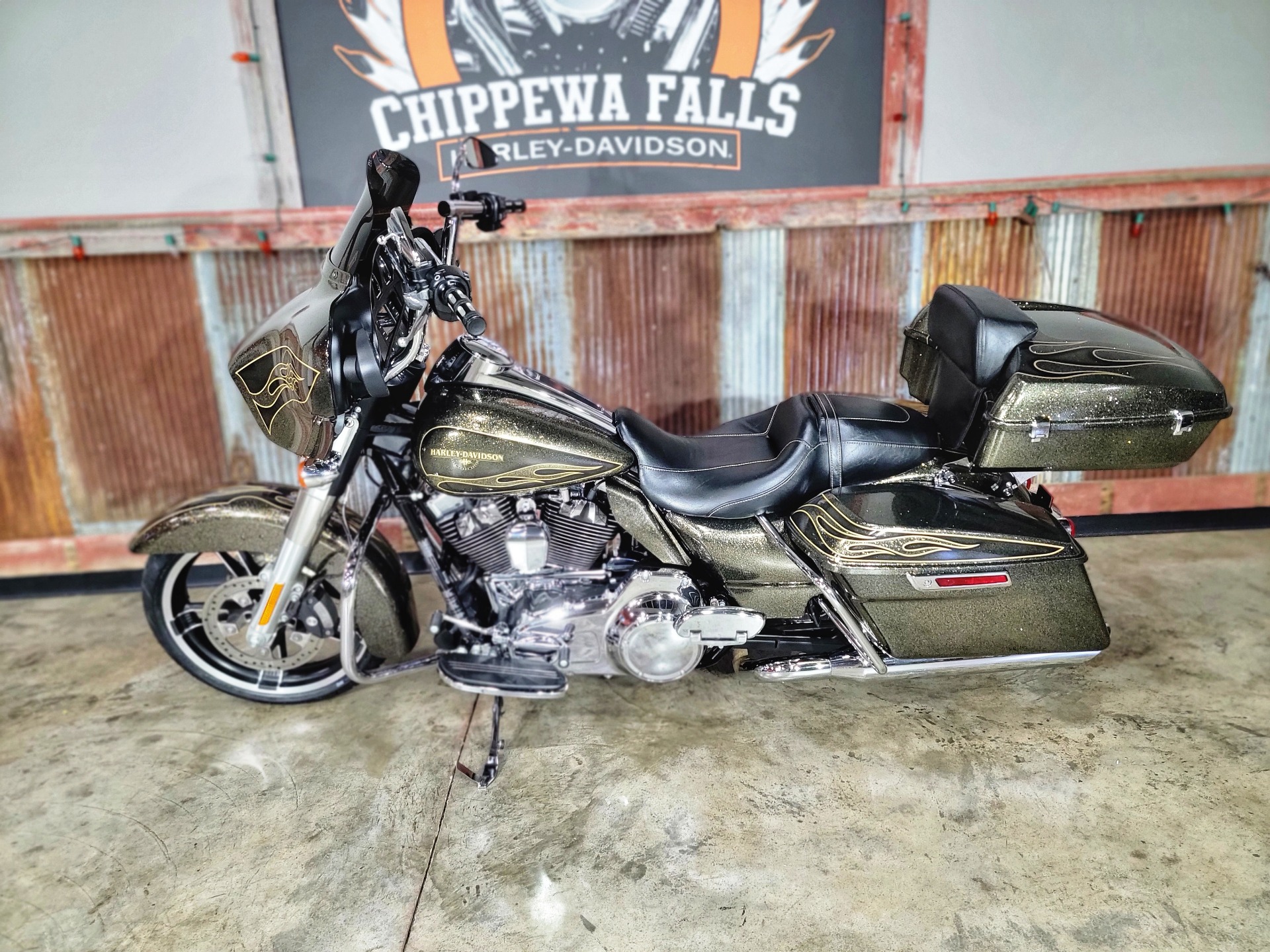 2016 Harley-Davidson Street Glide® in Chippewa Falls, Wisconsin - Photo 13