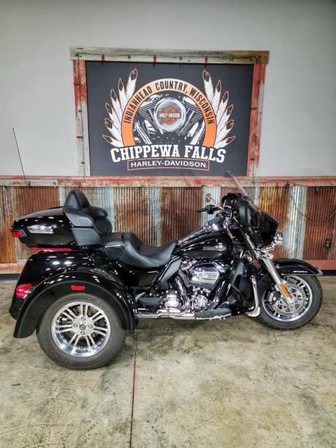 2021 Harley-Davidson Tri Glide® Ultra in Chippewa Falls, Wisconsin - Photo 2