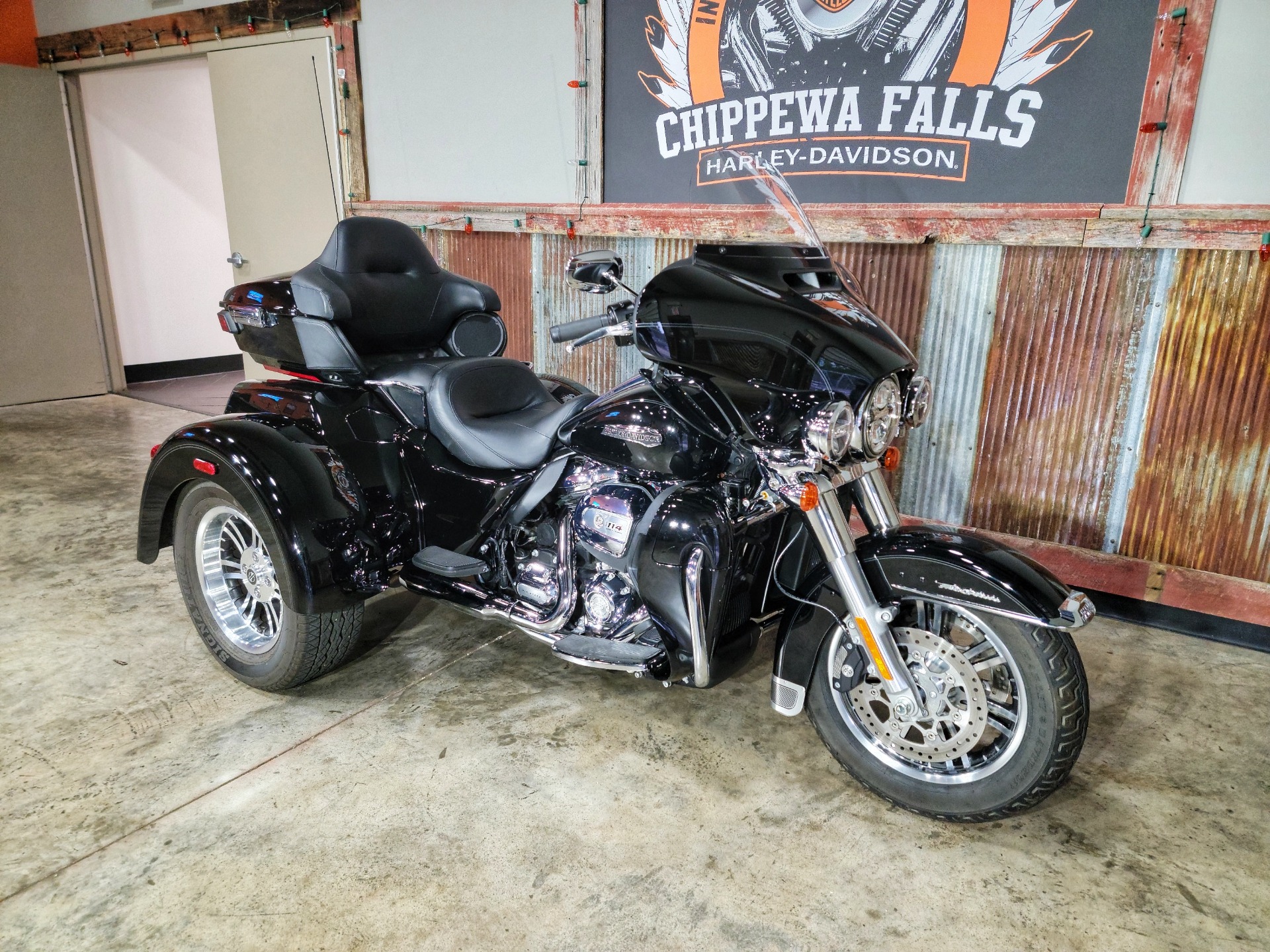 2021 Harley-Davidson Tri Glide® Ultra in Chippewa Falls, Wisconsin - Photo 6
