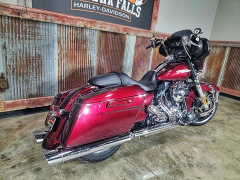 2015 Harley-Davidson Street Glide® in Chippewa Falls, Wisconsin - Photo 5