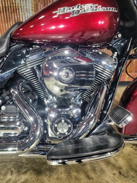 2015 Harley-Davidson Street Glide® in Chippewa Falls, Wisconsin - Photo 8