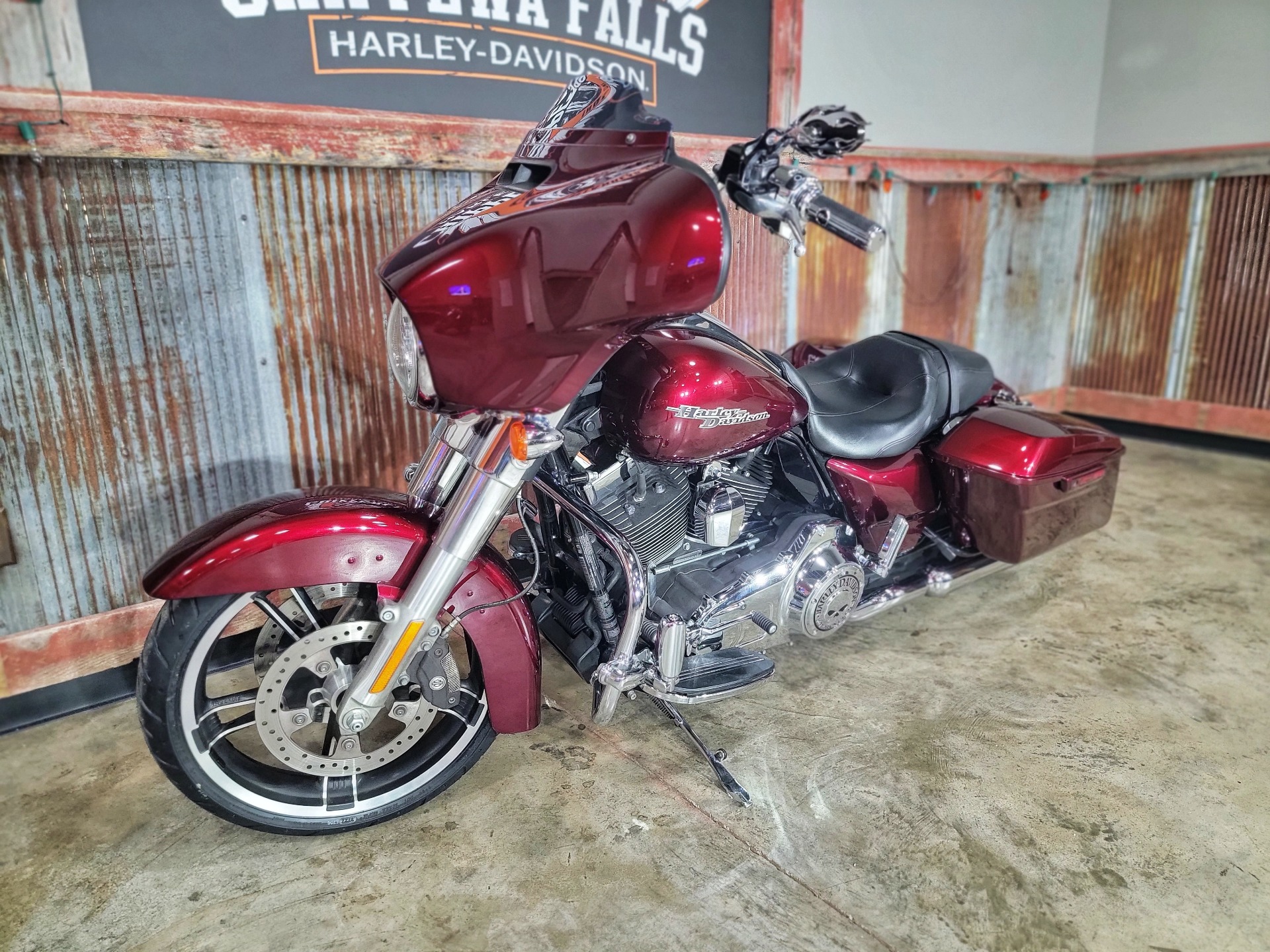 2015 Harley-Davidson Street Glide® in Chippewa Falls, Wisconsin - Photo 14
