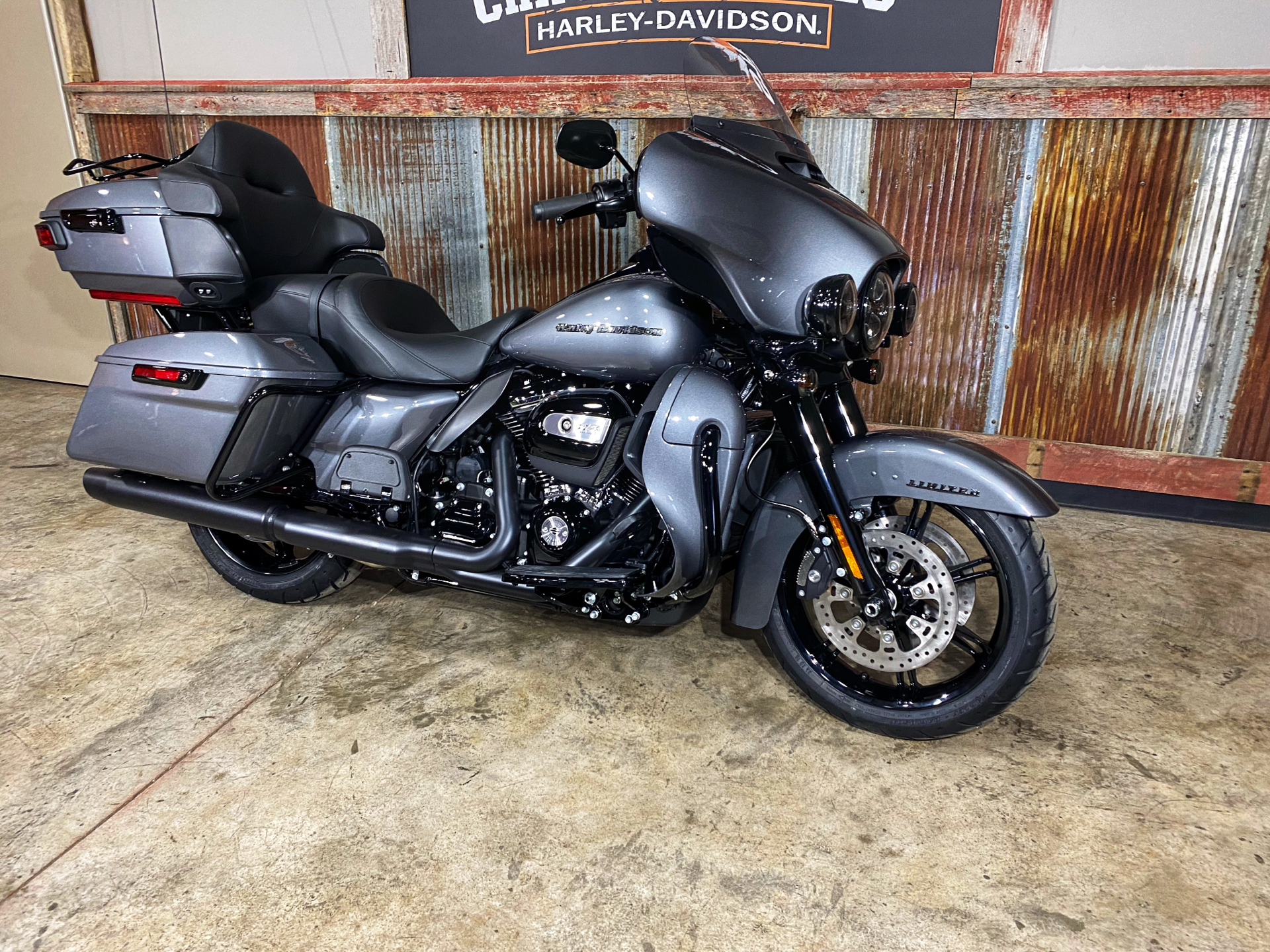 2021 Harley-Davidson Ultra Limited in Chippewa Falls, Wisconsin - Photo 2