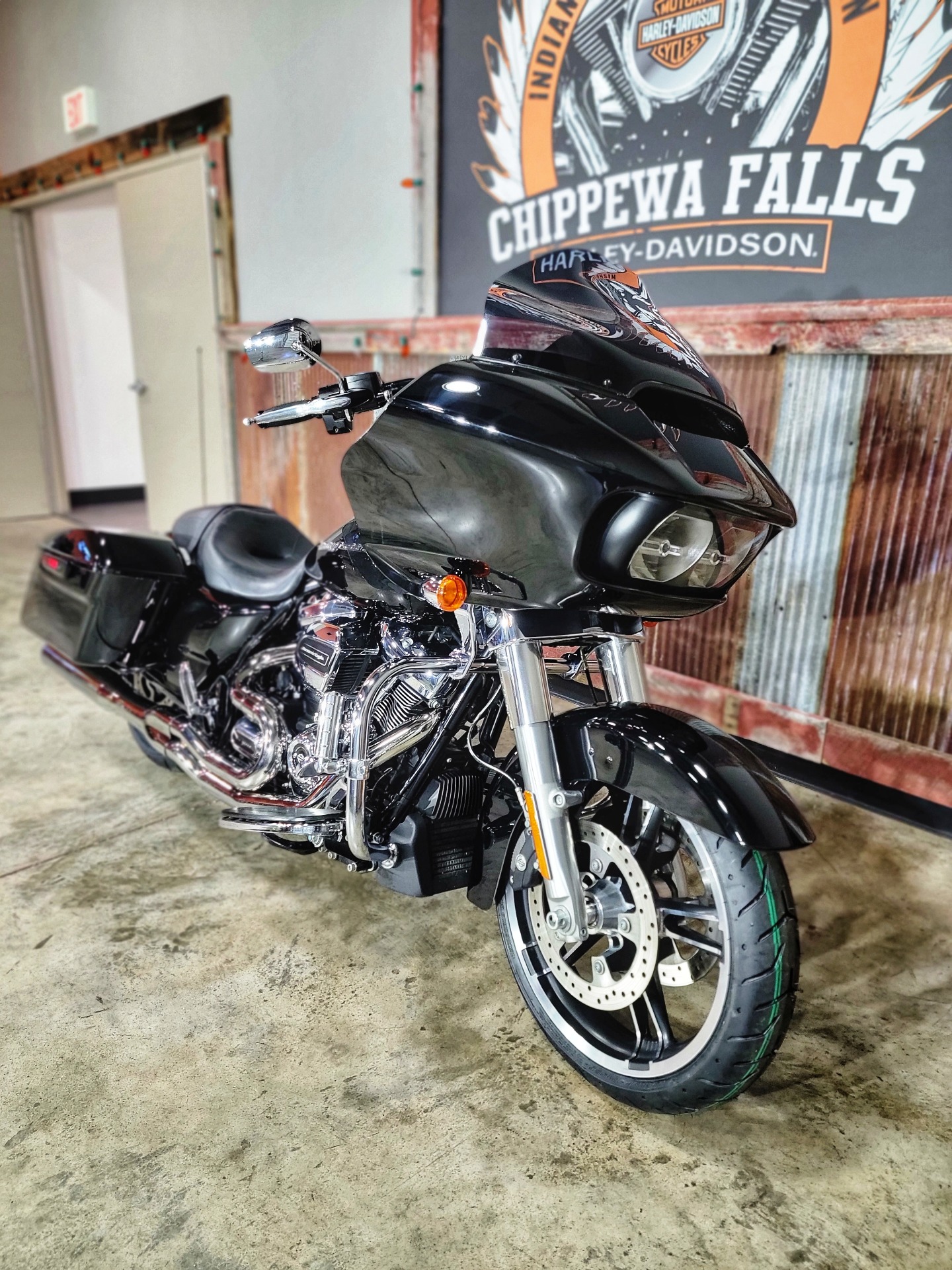 2017 Harley-Davidson Road Glide® in Chippewa Falls, Wisconsin - Photo 3