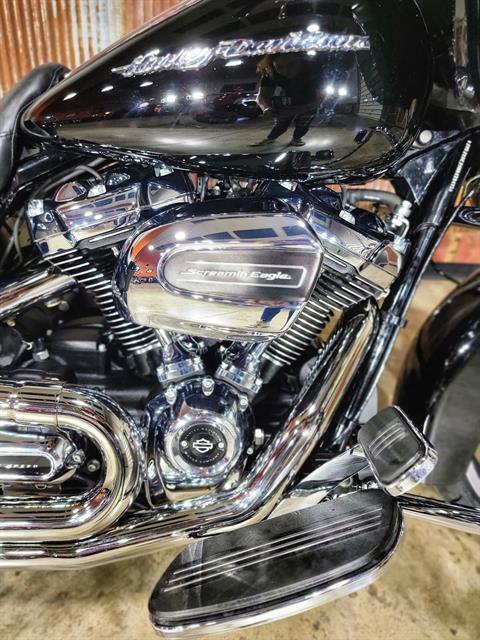 2017 Harley-Davidson Road Glide® in Chippewa Falls, Wisconsin - Photo 5