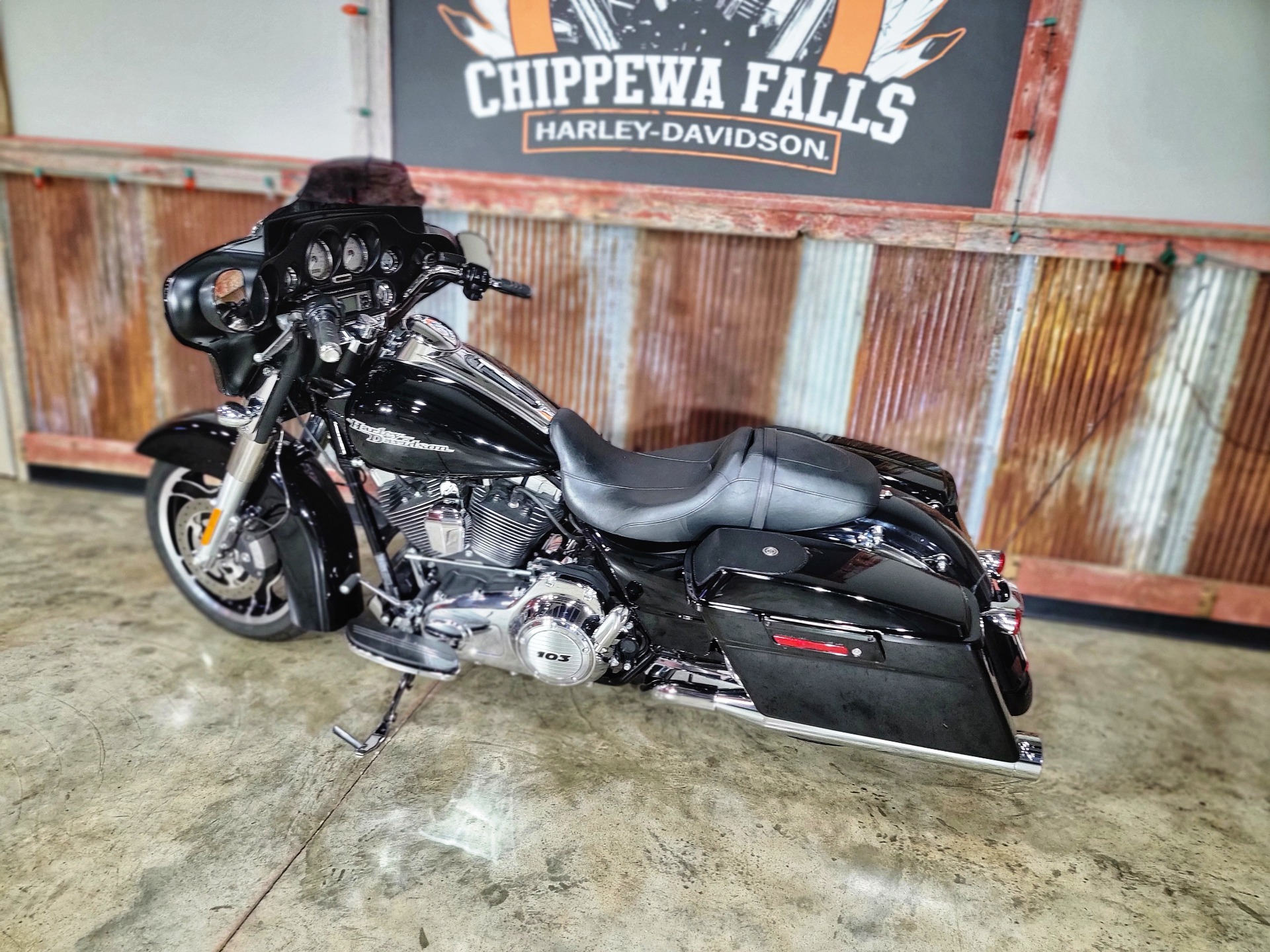 2013 Harley-Davidson Street Glide® in Chippewa Falls, Wisconsin - Photo 17