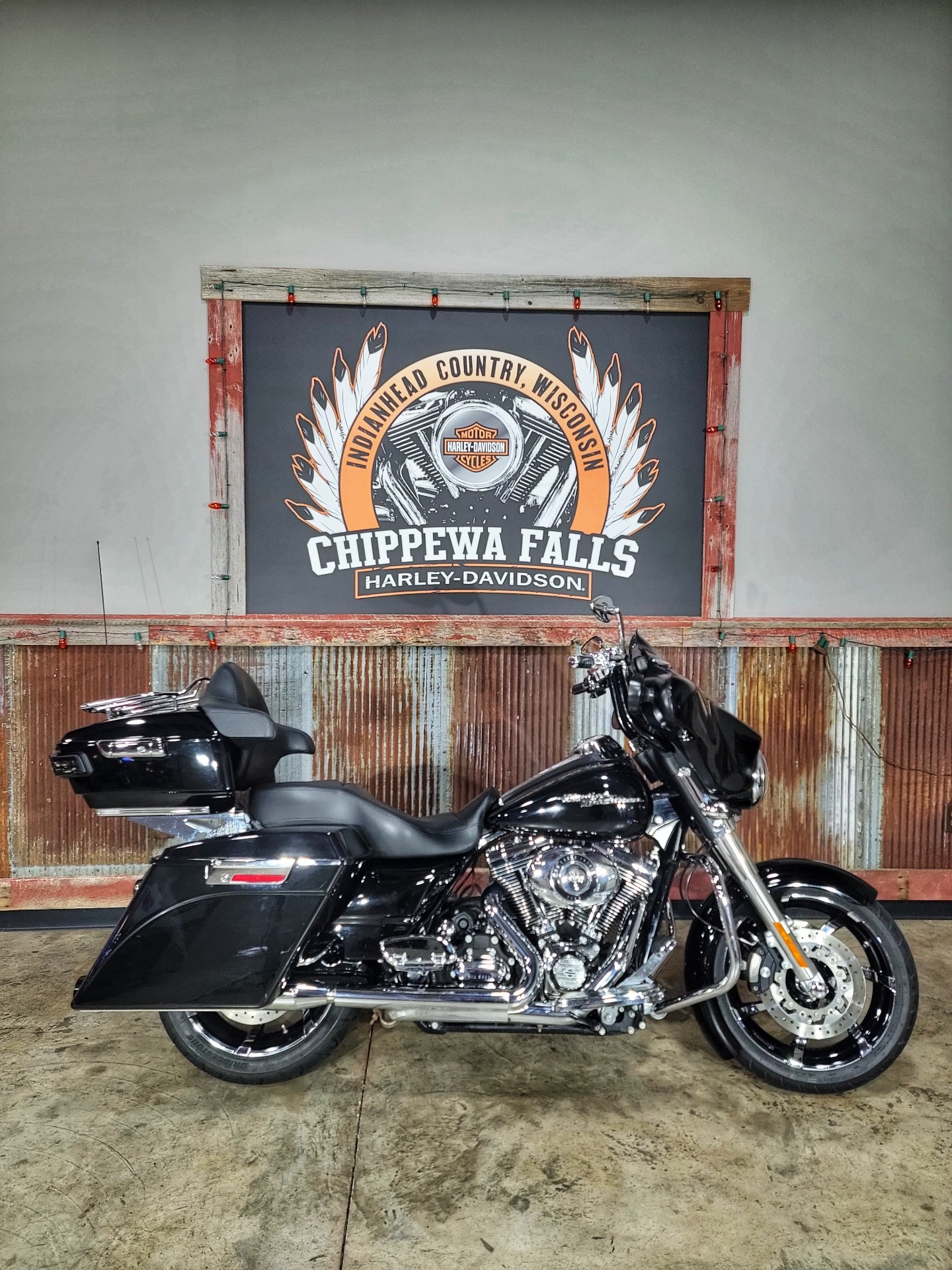 2009 Harley-Davidson Street Glide® in Chippewa Falls, Wisconsin - Photo 2
