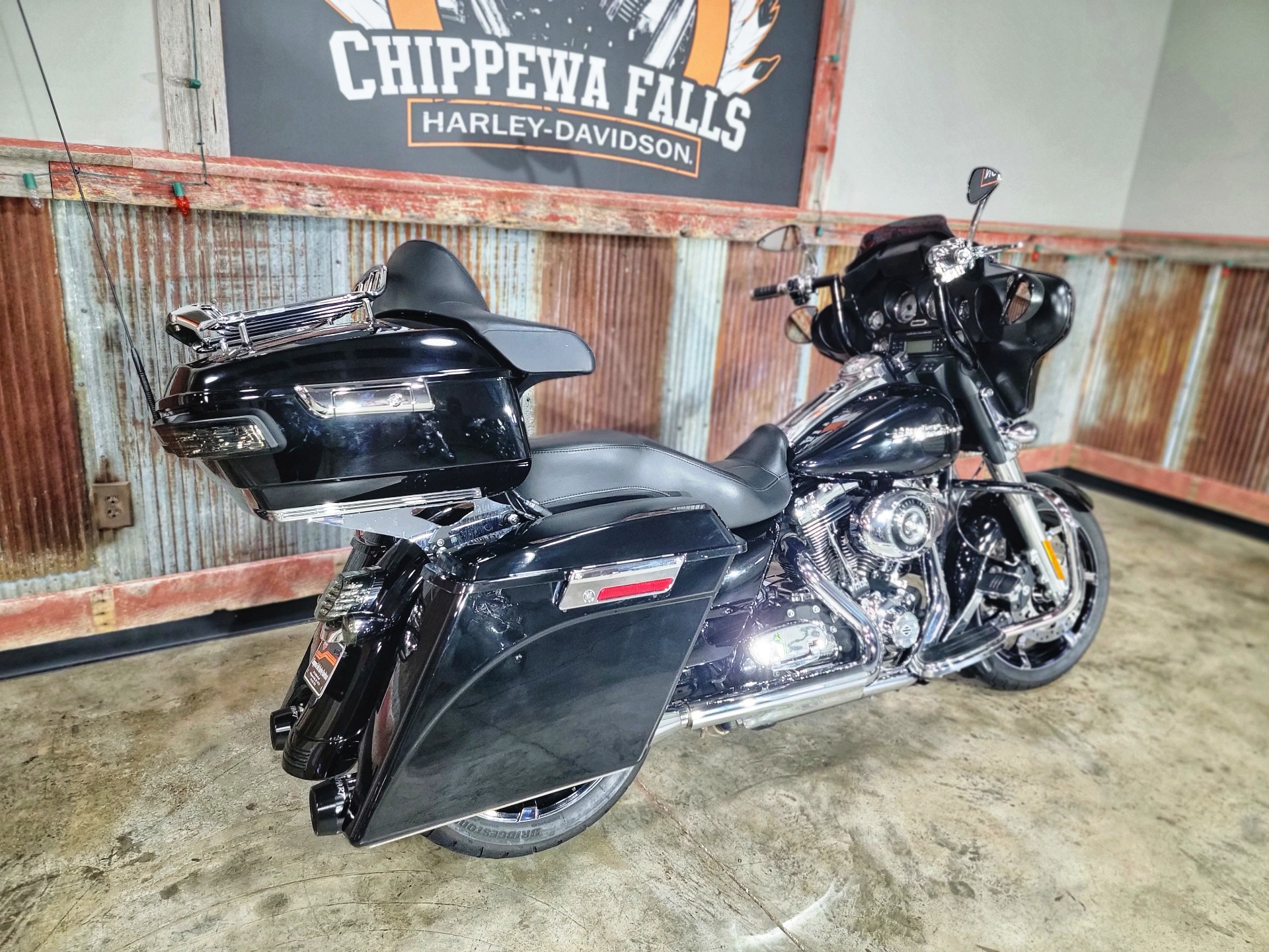 2009 Harley-Davidson Street Glide® in Chippewa Falls, Wisconsin - Photo 7