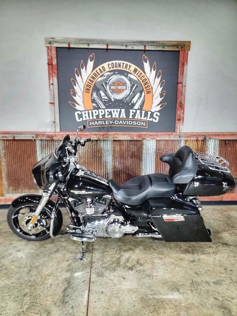 2009 Harley-Davidson Street Glide® in Chippewa Falls, Wisconsin - Photo 16