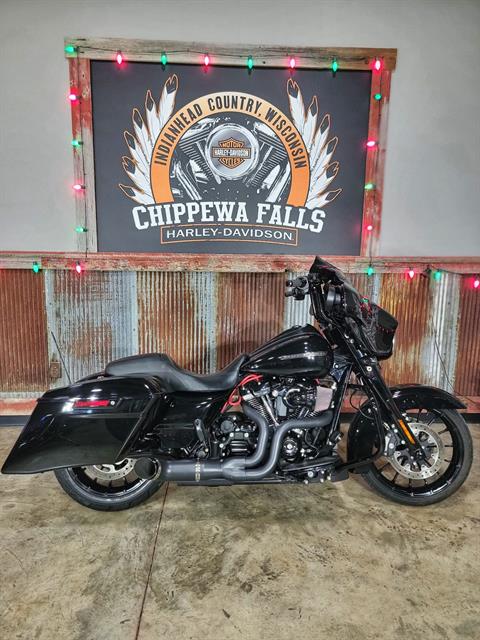 2019 Harley-Davidson Street Glide® Special in Chippewa Falls, Wisconsin - Photo 2