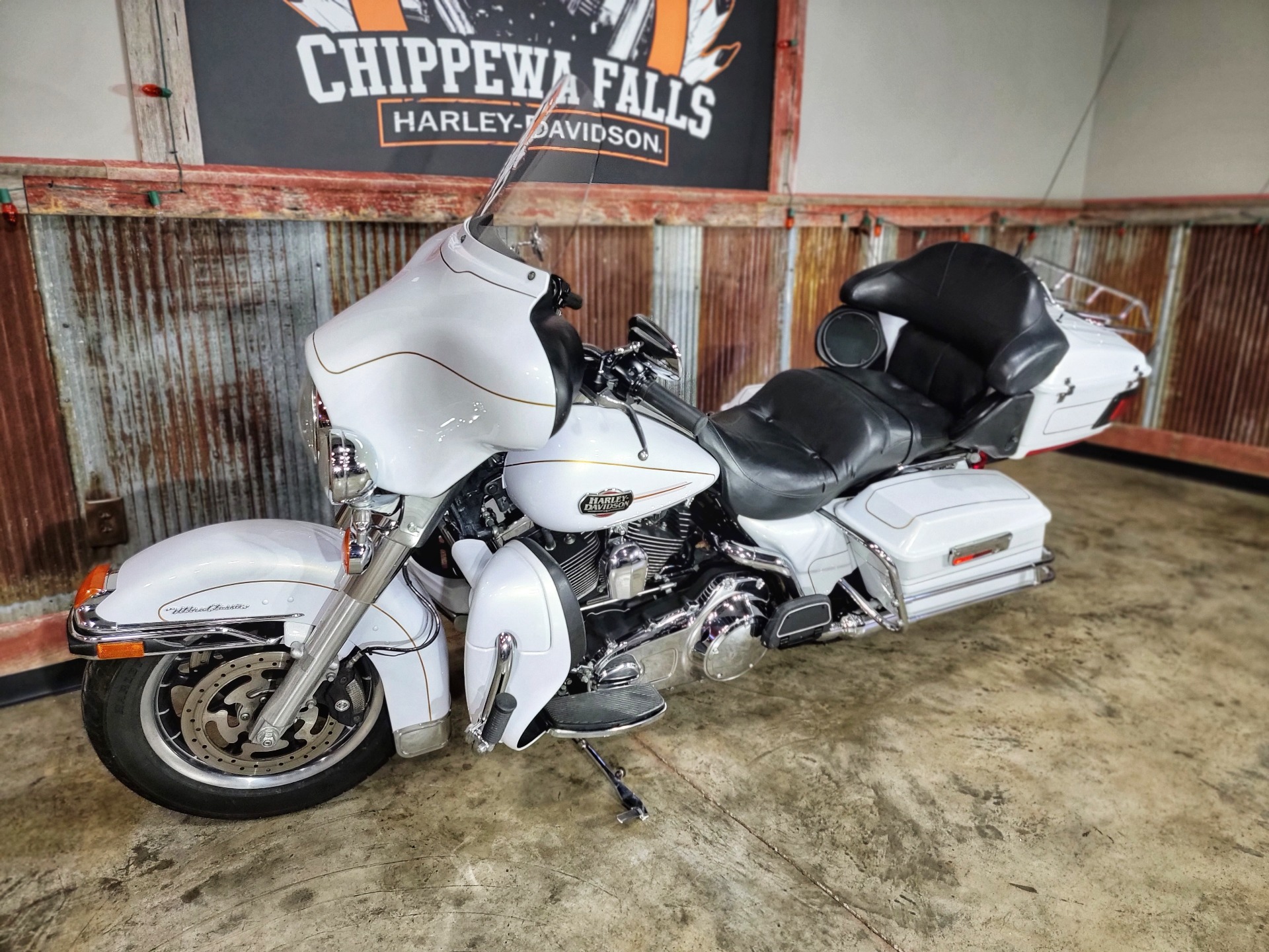 2008 Harley-Davidson Ultra Classic® Electra Glide® in Chippewa Falls, Wisconsin - Photo 13