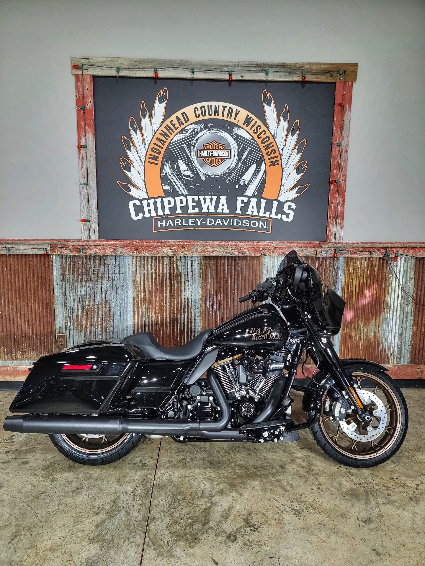 2023 Harley-Davidson Street Glide® ST in Chippewa Falls, Wisconsin - Photo 2