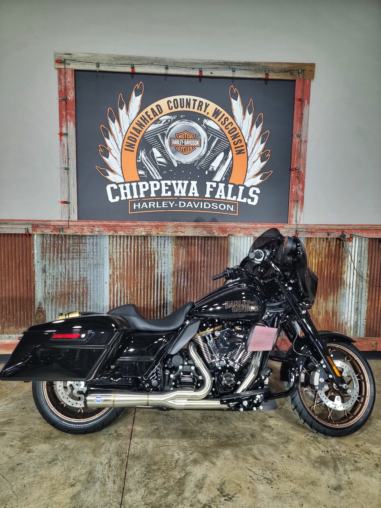 2023 Harley-Davidson Street Glide® ST in Chippewa Falls, Wisconsin - Photo 2