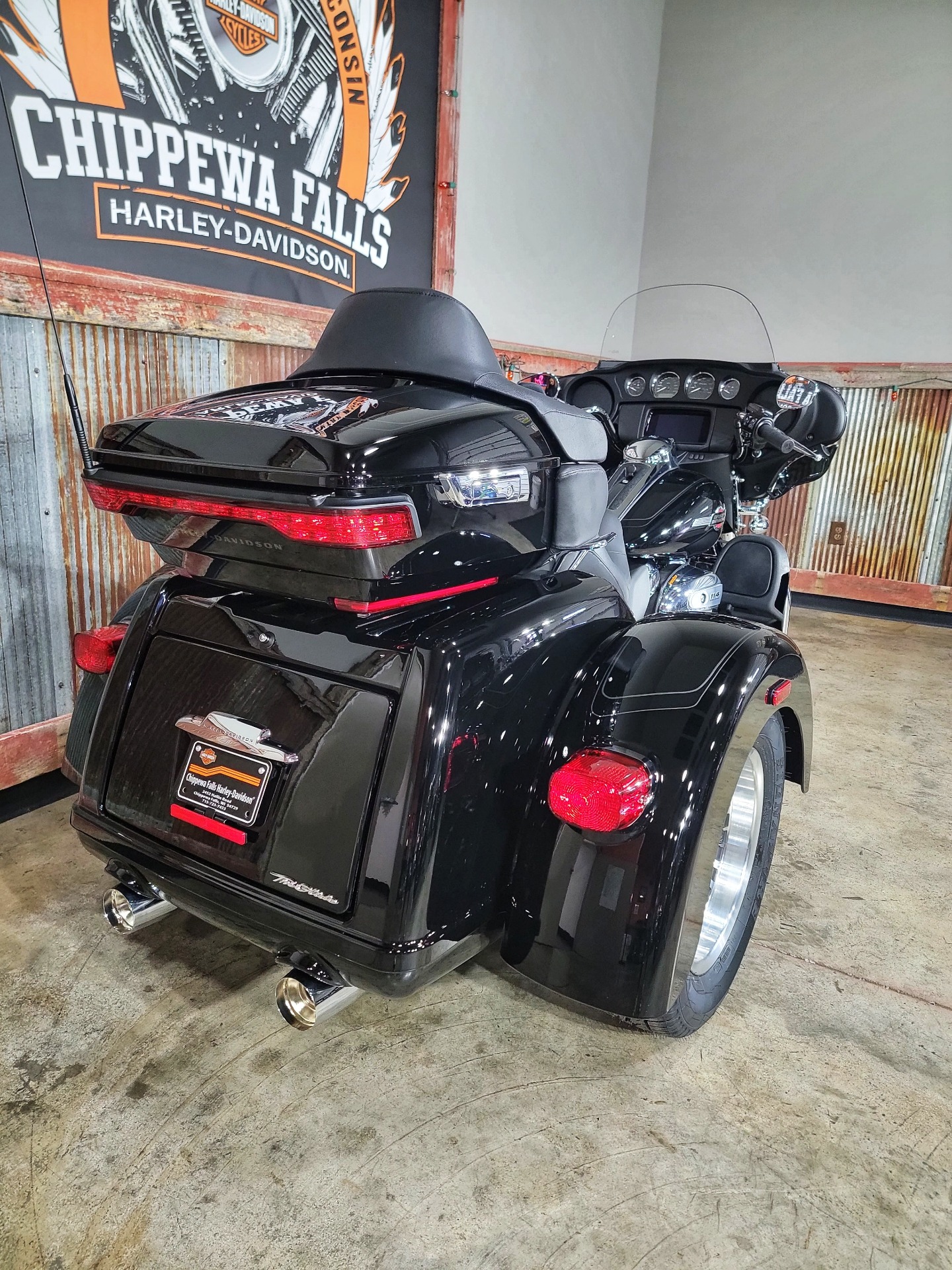 2023 Harley-Davidson Tri Glide® Ultra in Chippewa Falls, Wisconsin - Photo 6