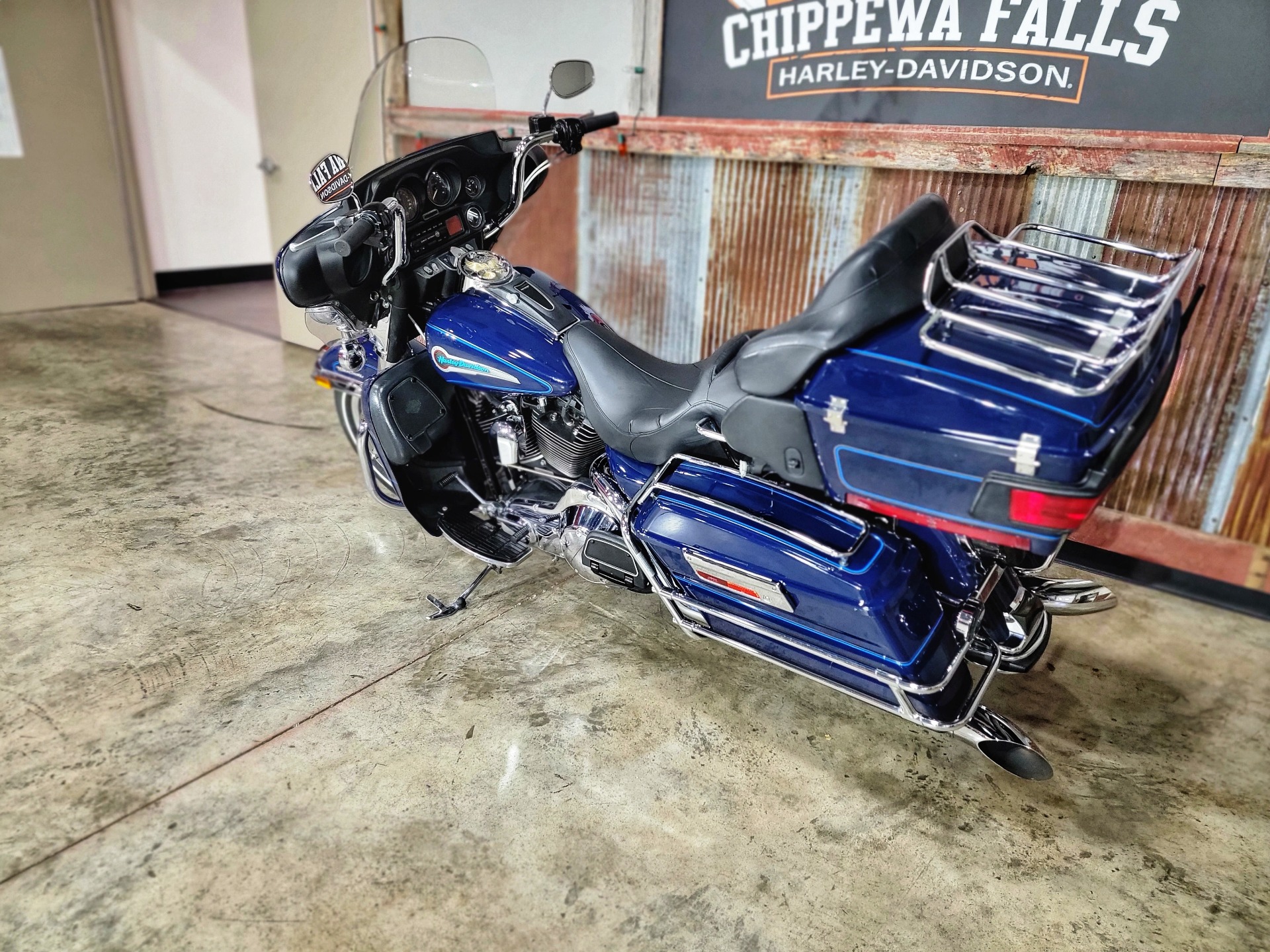 2004 Harley-Davidson FLHTCUI Ultra Classic® Electra Glide® in Chippewa Falls, Wisconsin - Photo 12