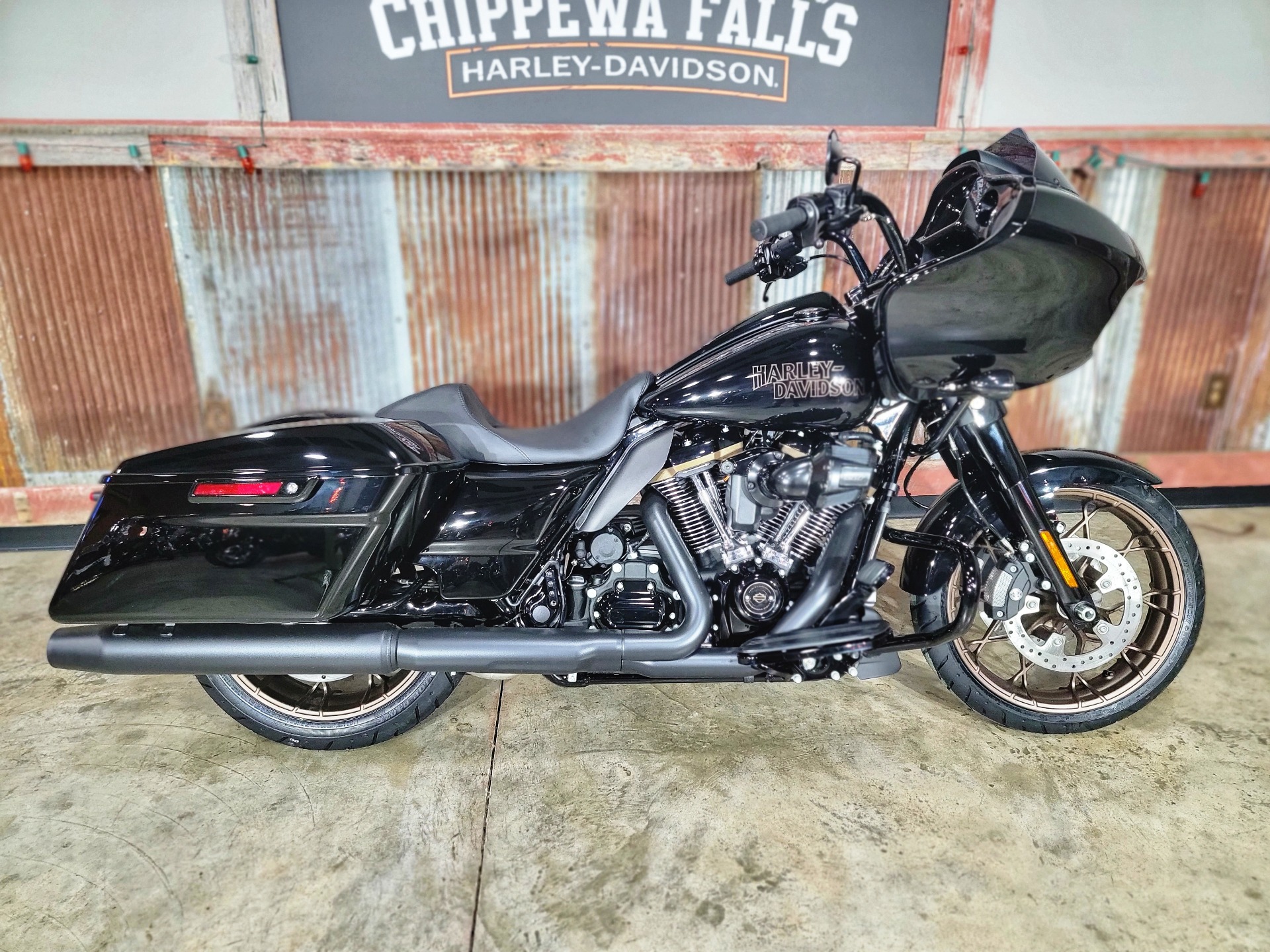 2022 Harley-Davidson Road Glide® ST in Chippewa Falls, Wisconsin - Photo 1