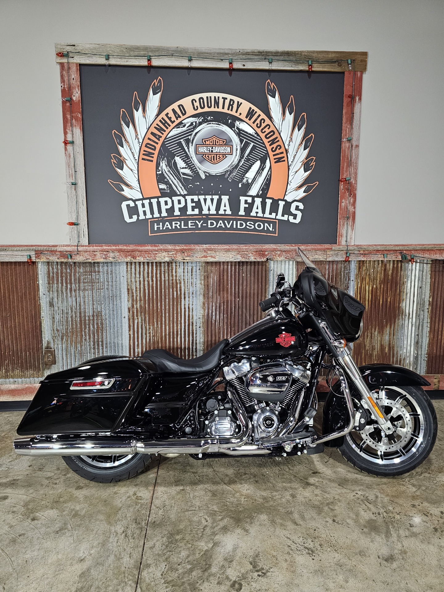 2021 Harley-Davidson Electra Glide® Standard in Chippewa Falls, Wisconsin - Photo 2