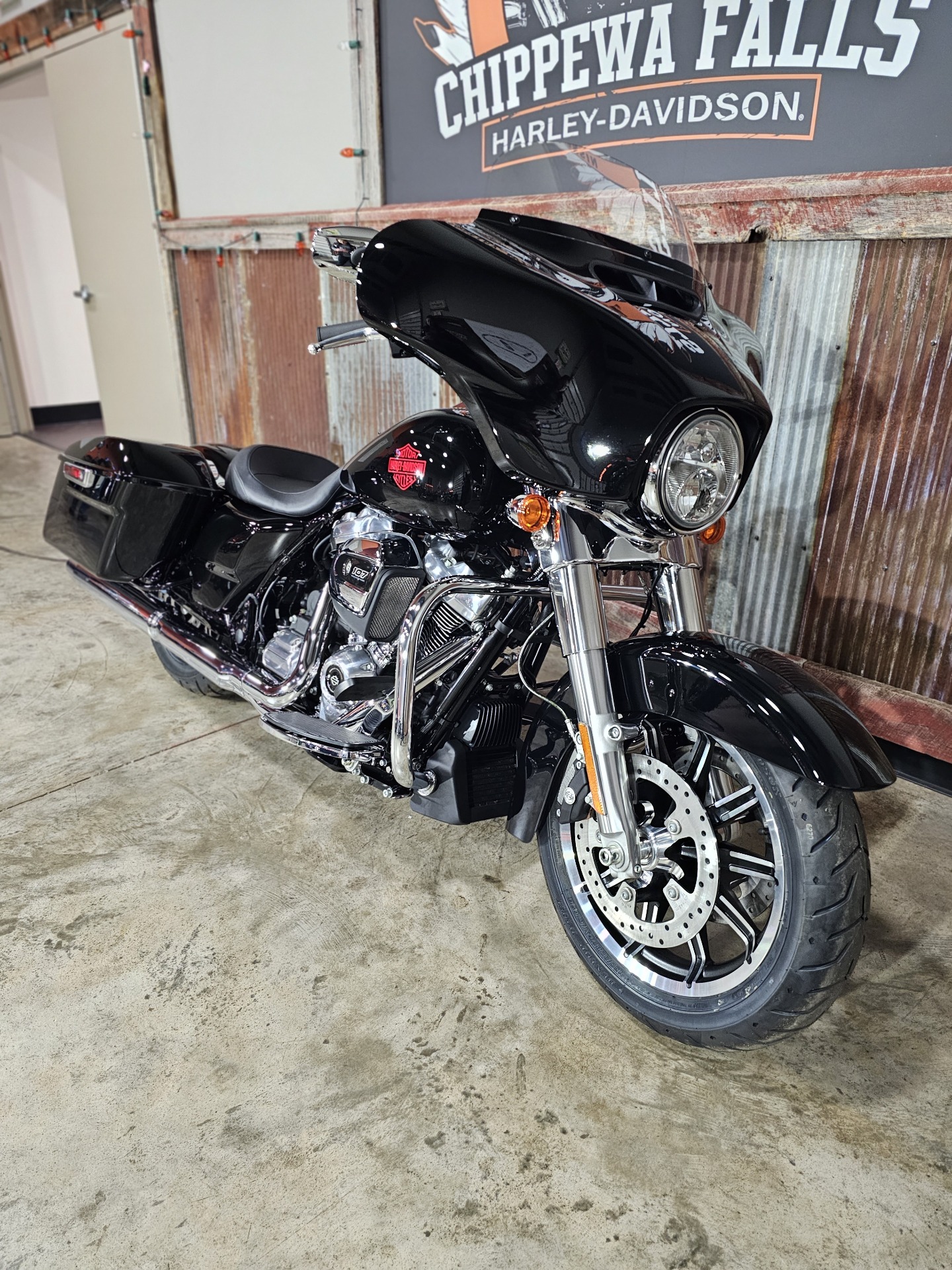 2021 Harley-Davidson Electra Glide® Standard in Chippewa Falls, Wisconsin - Photo 3