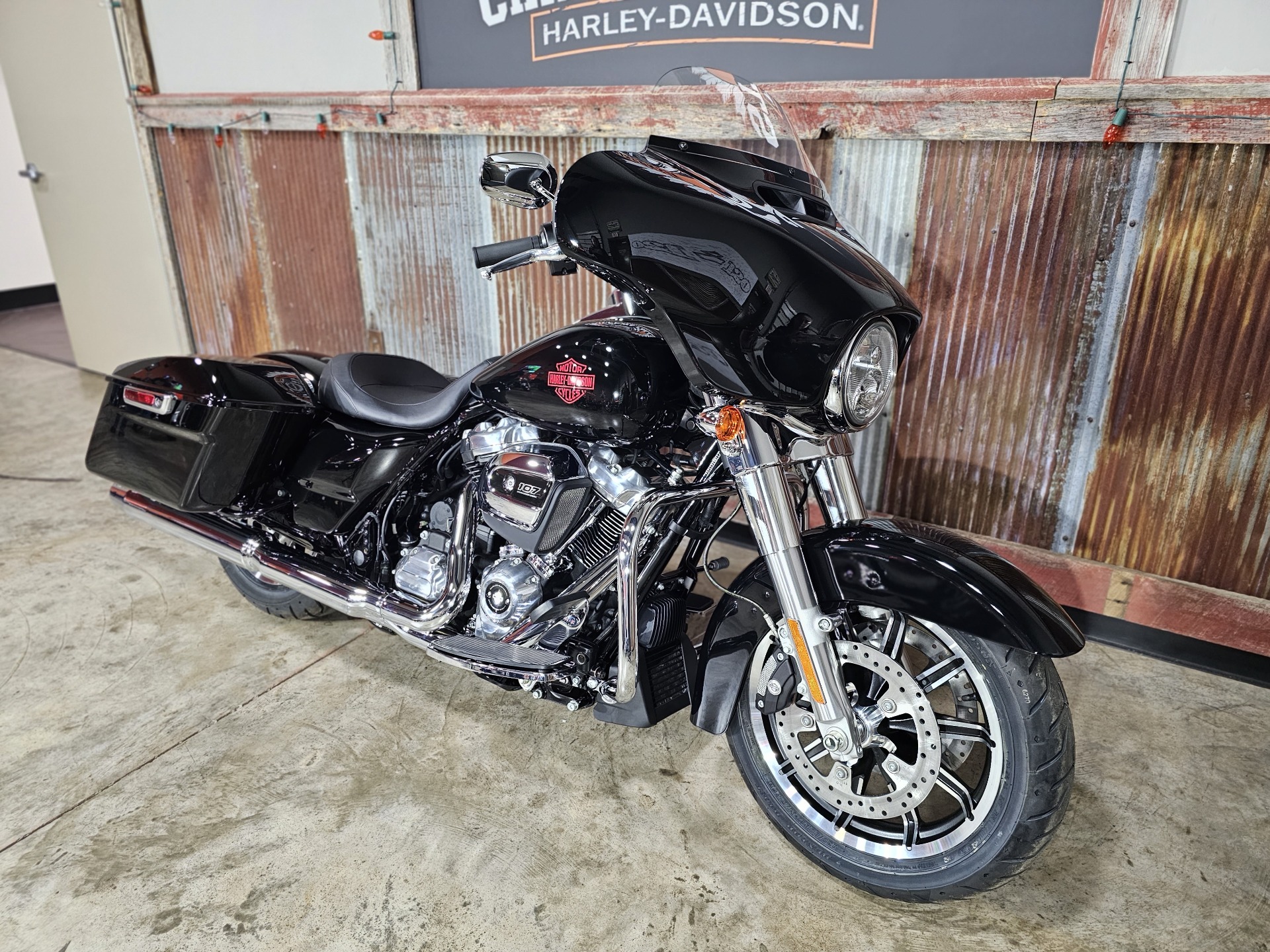 2021 Harley-Davidson Electra Glide® Standard in Chippewa Falls, Wisconsin - Photo 4