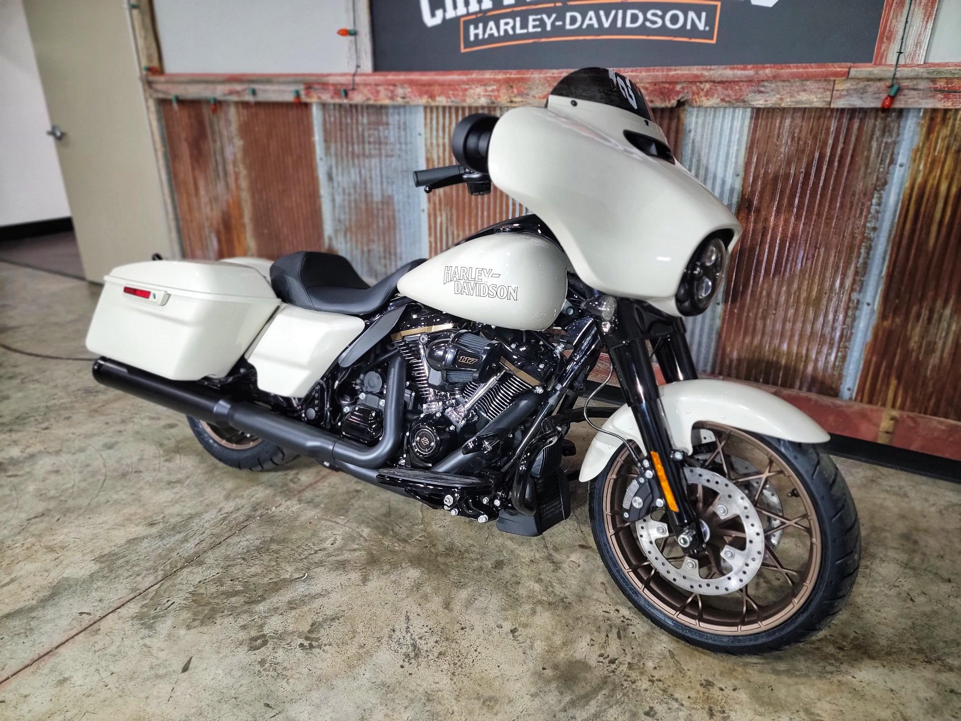2023 Harley-Davidson Street Glide® ST in Chippewa Falls, Wisconsin - Photo 4