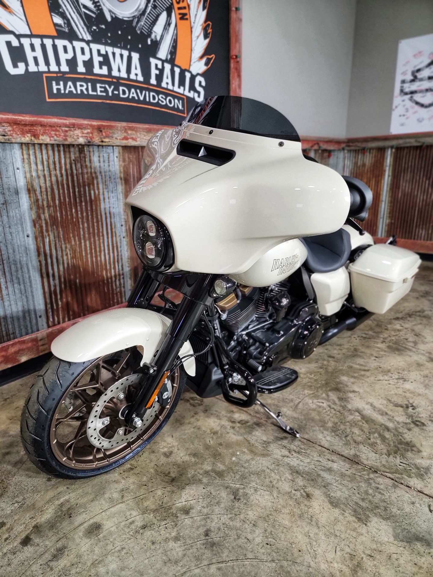 2023 Harley-Davidson Street Glide® ST in Chippewa Falls, Wisconsin - Photo 16