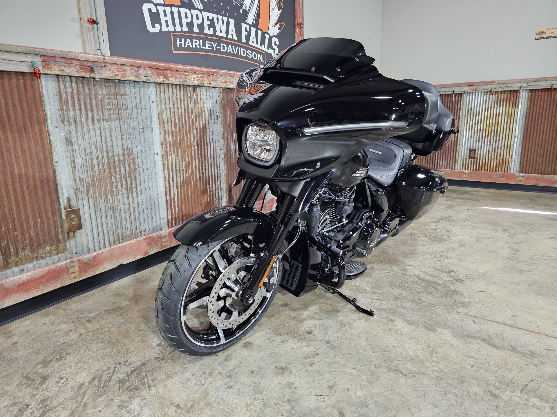 2024 Harley-Davidson Street Glide® in Chippewa Falls, Wisconsin - Photo 17