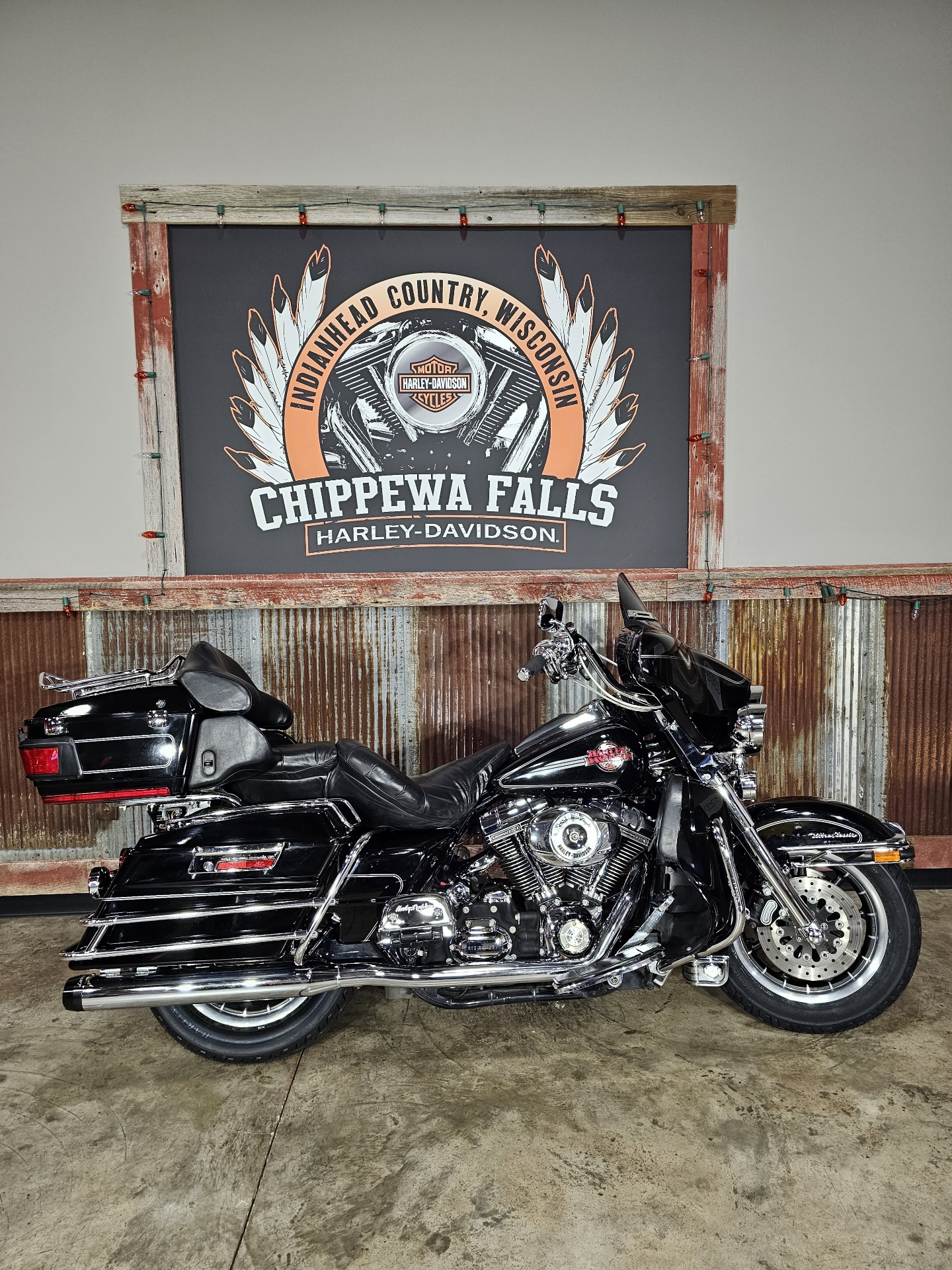 2007 Harley-Davidson FLHTCU Ultra Classic® Electra Glide® Patriot Special Edition in Chippewa Falls, Wisconsin - Photo 2
