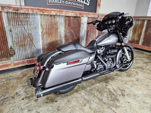 2017 Harley-Davidson Street Glide® Special in Chippewa Falls, Wisconsin - Photo 5