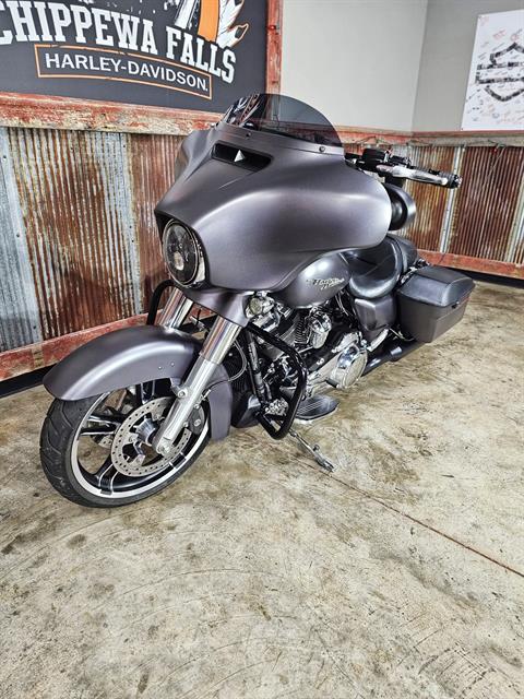 2017 Harley-Davidson Street Glide® Special in Chippewa Falls, Wisconsin - Photo 15