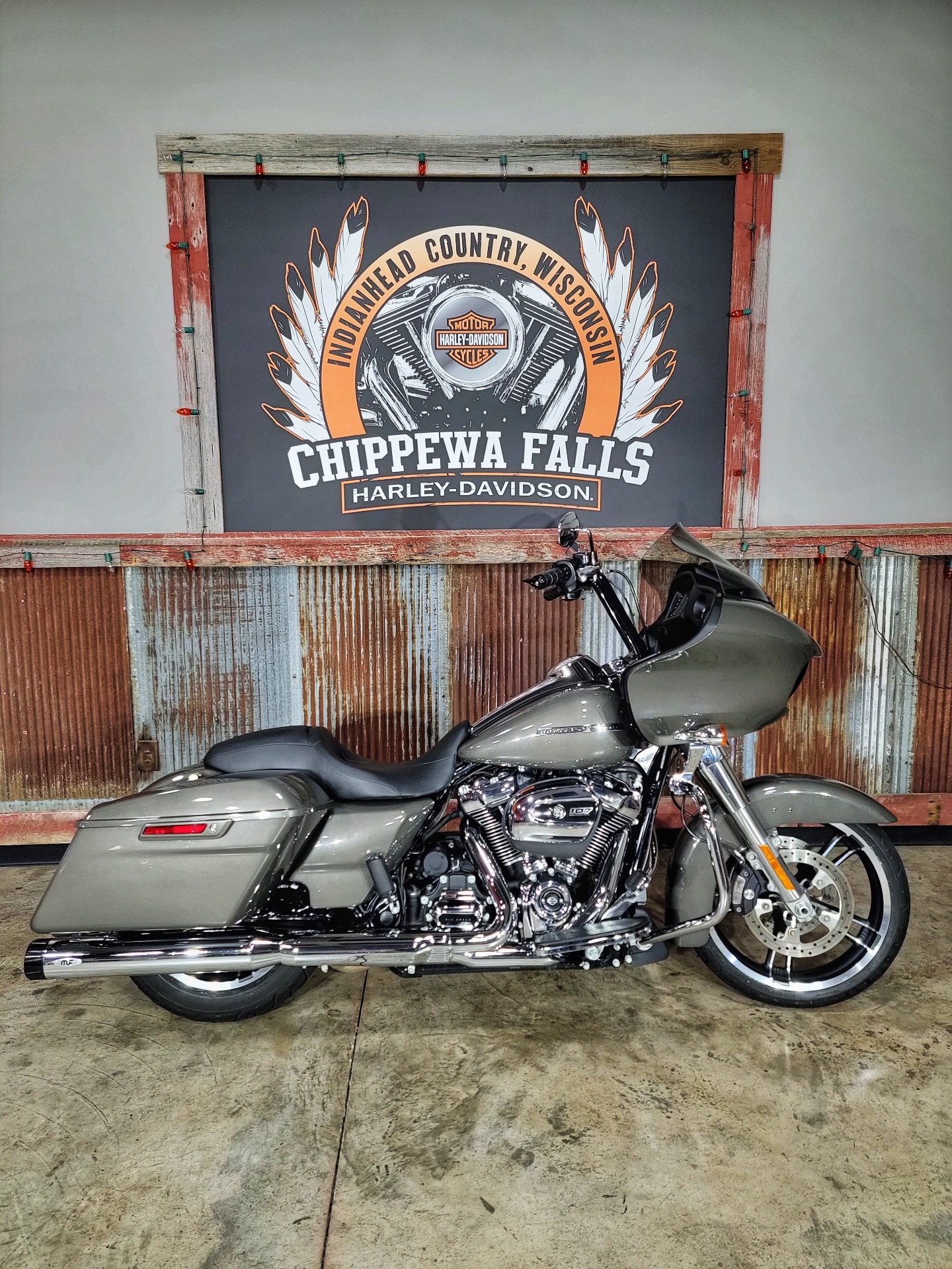 2019 Harley-Davidson Road Glide® in Chippewa Falls, Wisconsin - Photo 2