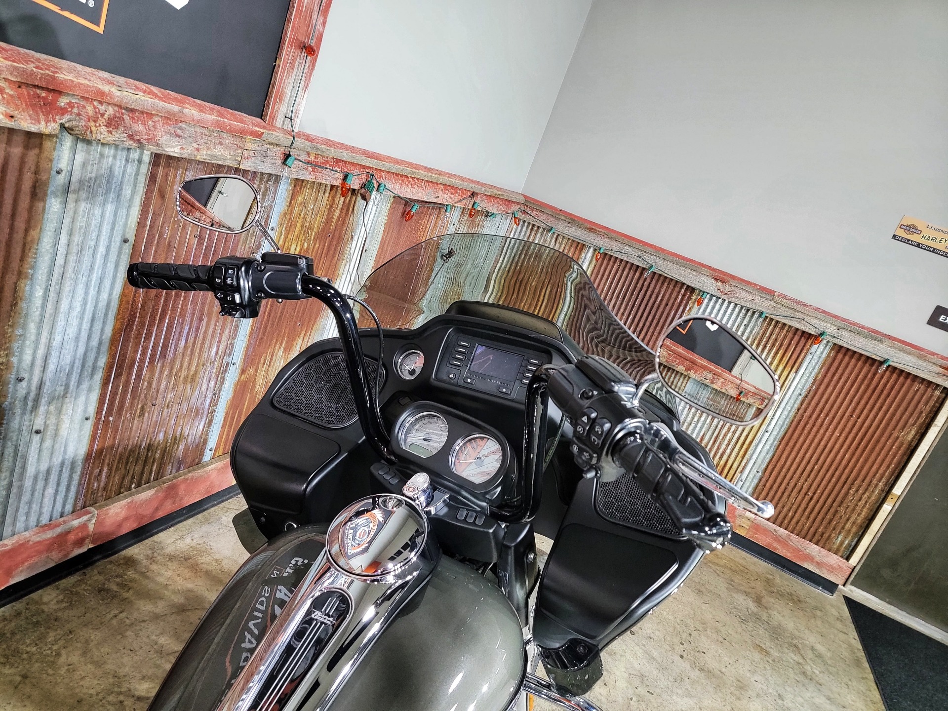 2019 Harley-Davidson Road Glide® in Chippewa Falls, Wisconsin - Photo 11