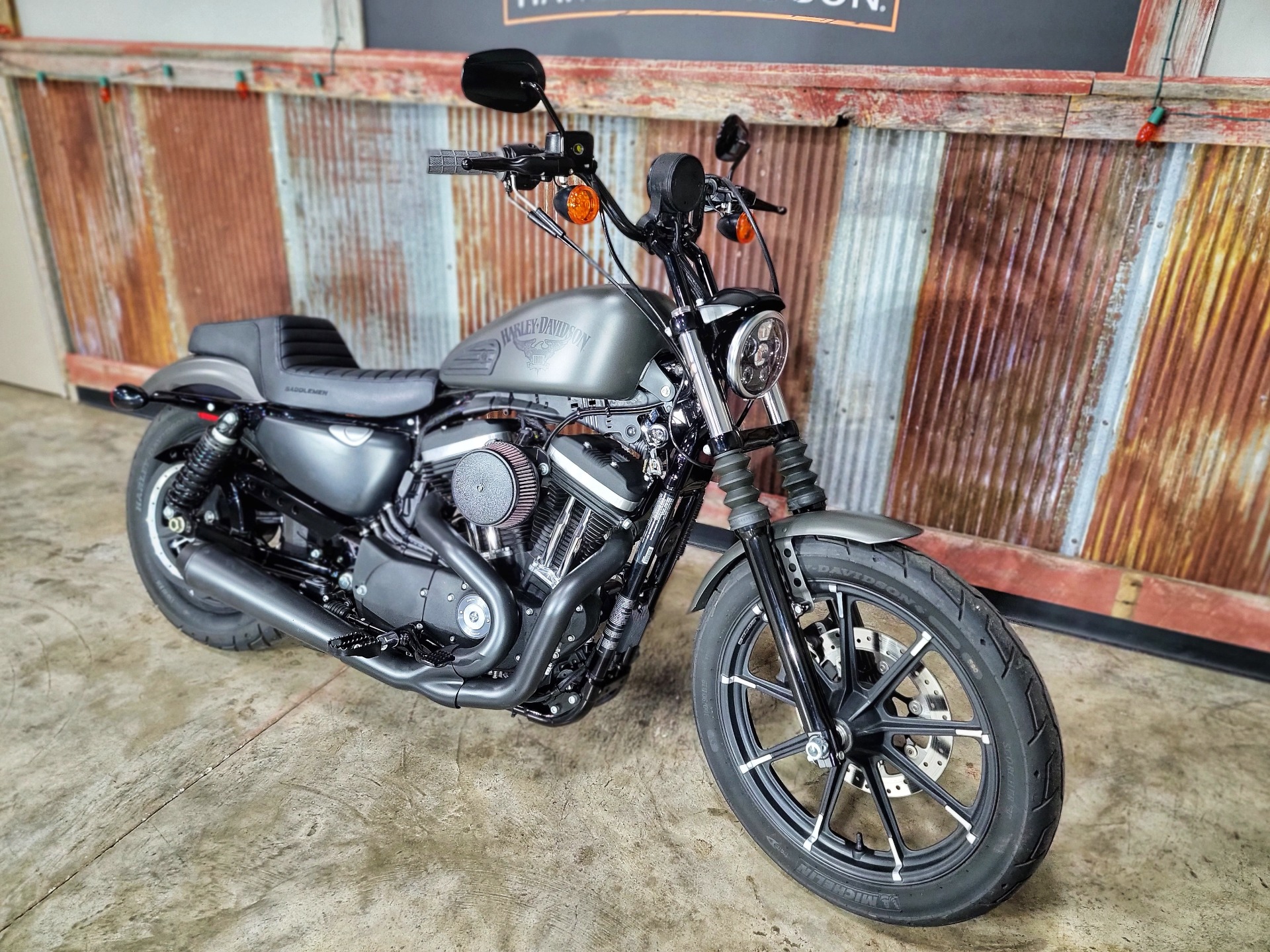 2018 Harley-Davidson Iron 883™ in Chippewa Falls, Wisconsin - Photo 4