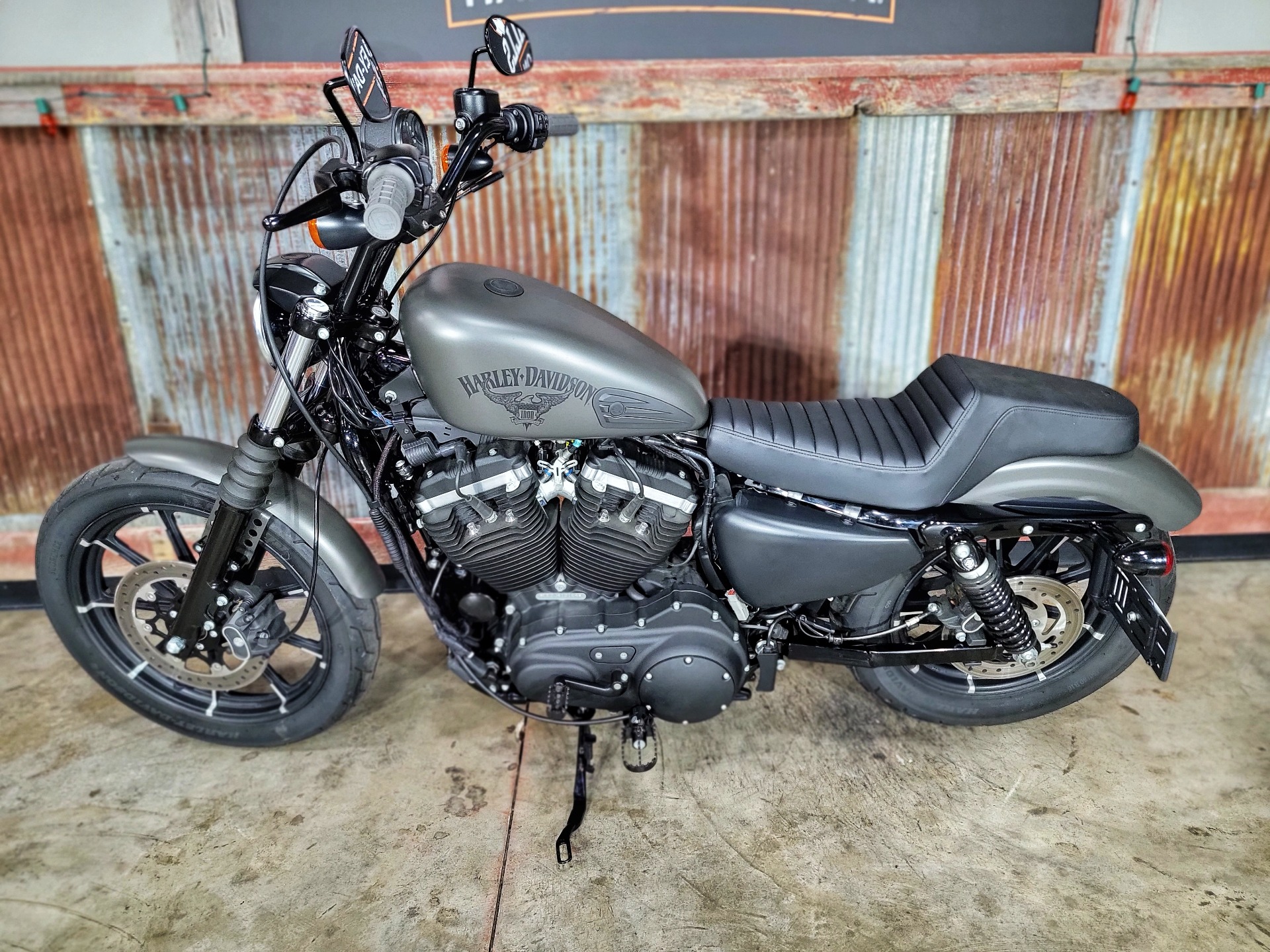 2018 Harley-Davidson Iron 883™ in Chippewa Falls, Wisconsin - Photo 17