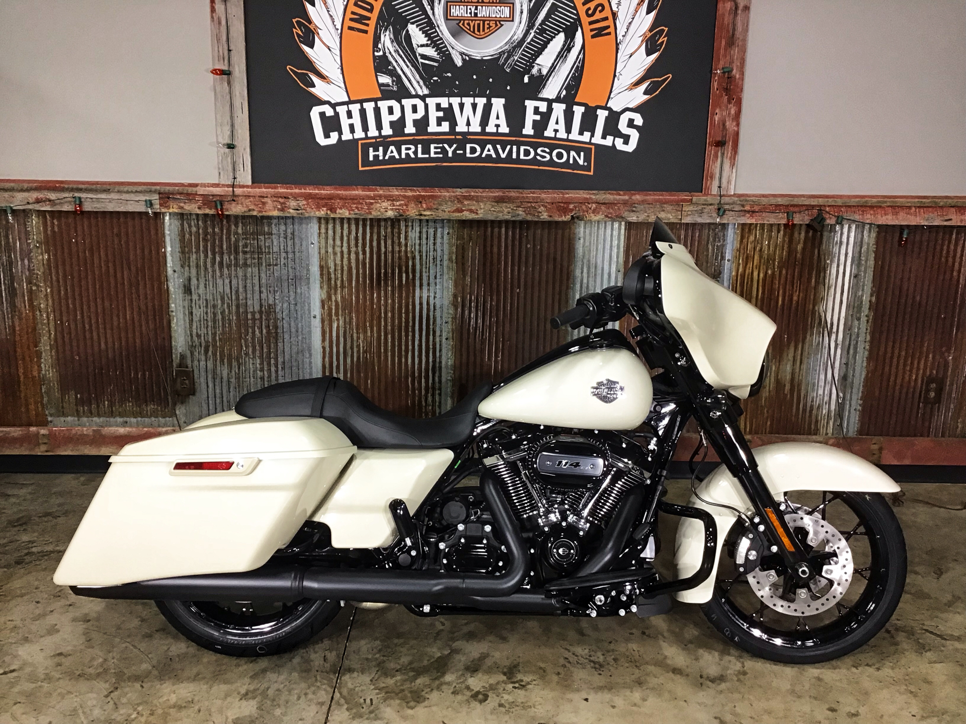 2022 Harley-Davidson Street Glide® Special in Chippewa Falls, Wisconsin - Photo 1
