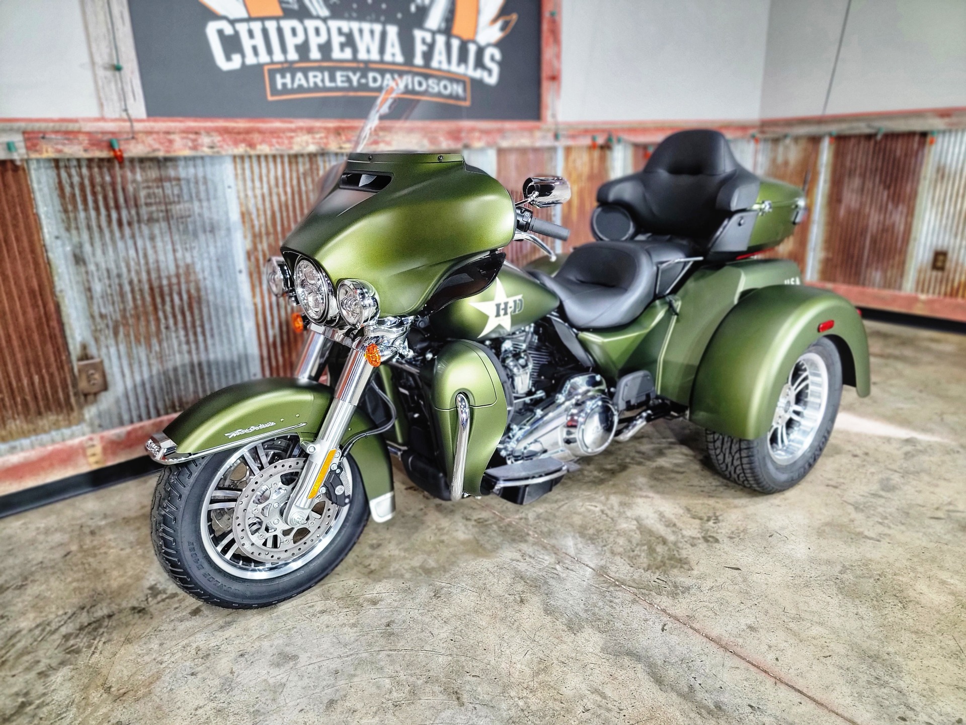 2022 Harley-Davidson Tri Glide Ultra (G.I. Enthusiast Collection) in Chippewa Falls, Wisconsin - Photo 11