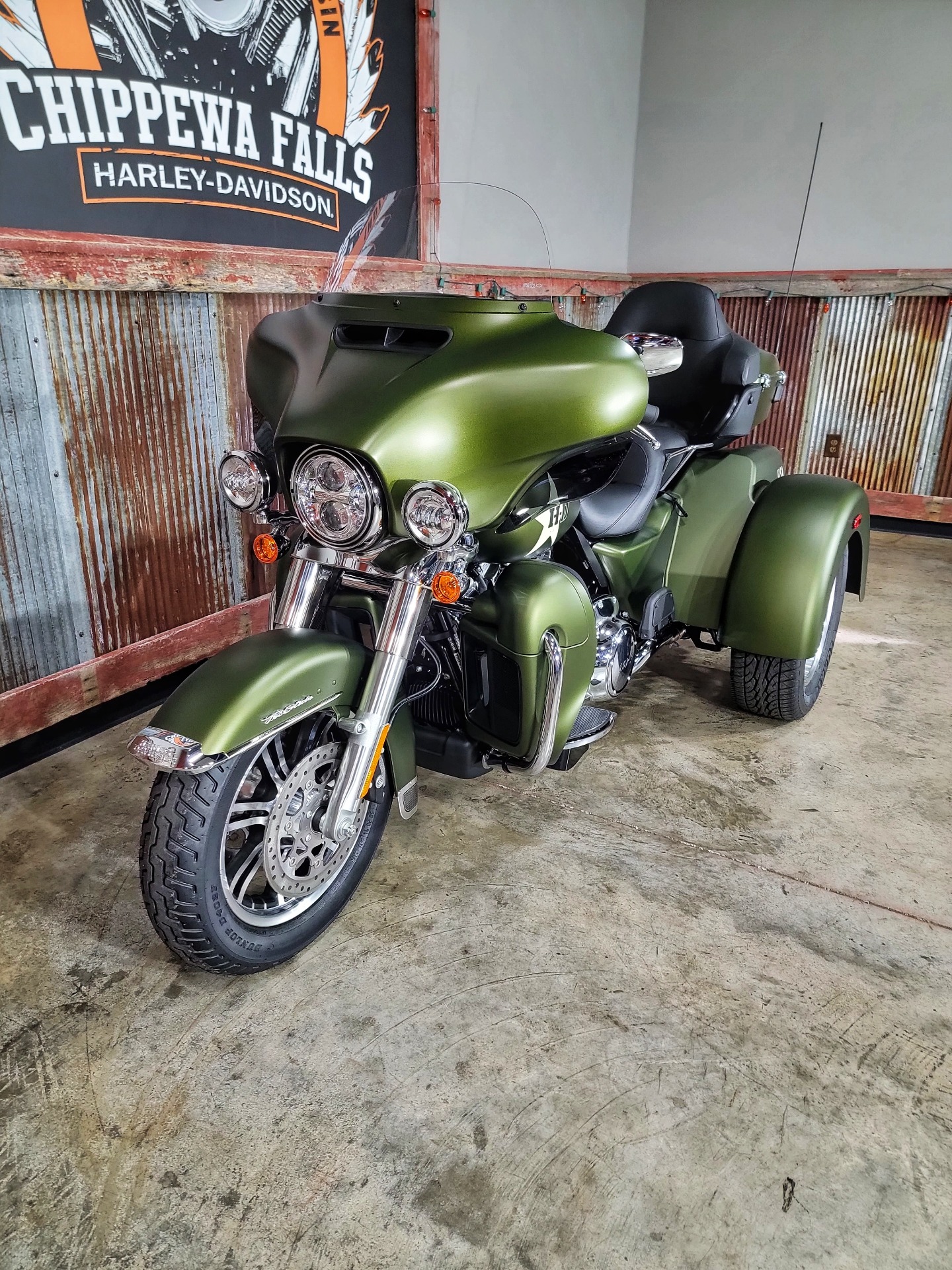 2022 Harley-Davidson Tri Glide Ultra (G.I. Enthusiast Collection) in Chippewa Falls, Wisconsin - Photo 15