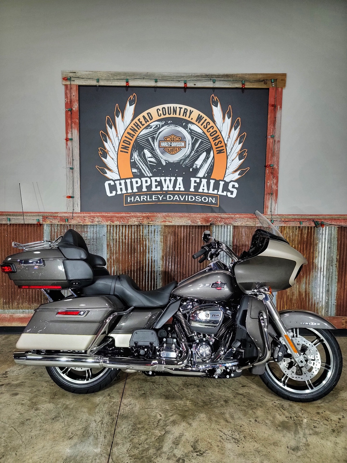 2023 Harley-Davidson Road Glide® Limited in Chippewa Falls, Wisconsin - Photo 2