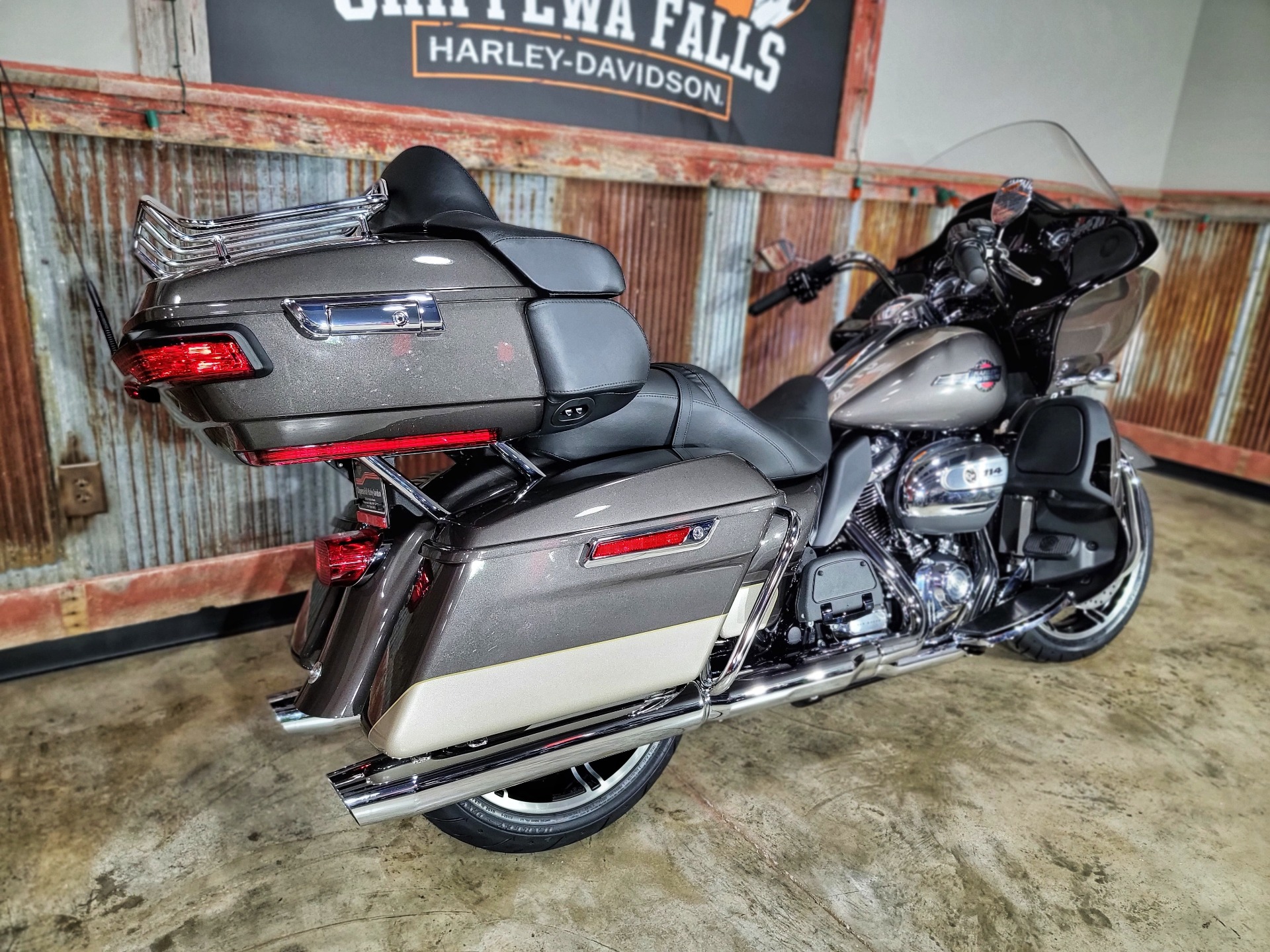 2023 Harley-Davidson Road Glide® Limited in Chippewa Falls, Wisconsin - Photo 5