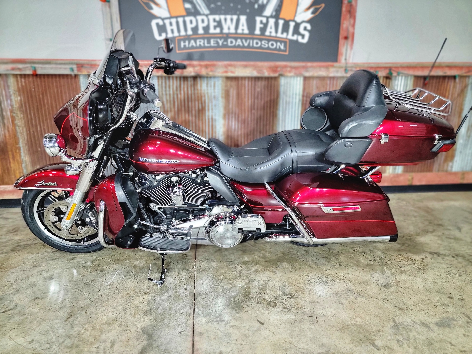2017 Harley-Davidson Ultra Limited Low in Chippewa Falls, Wisconsin - Photo 10