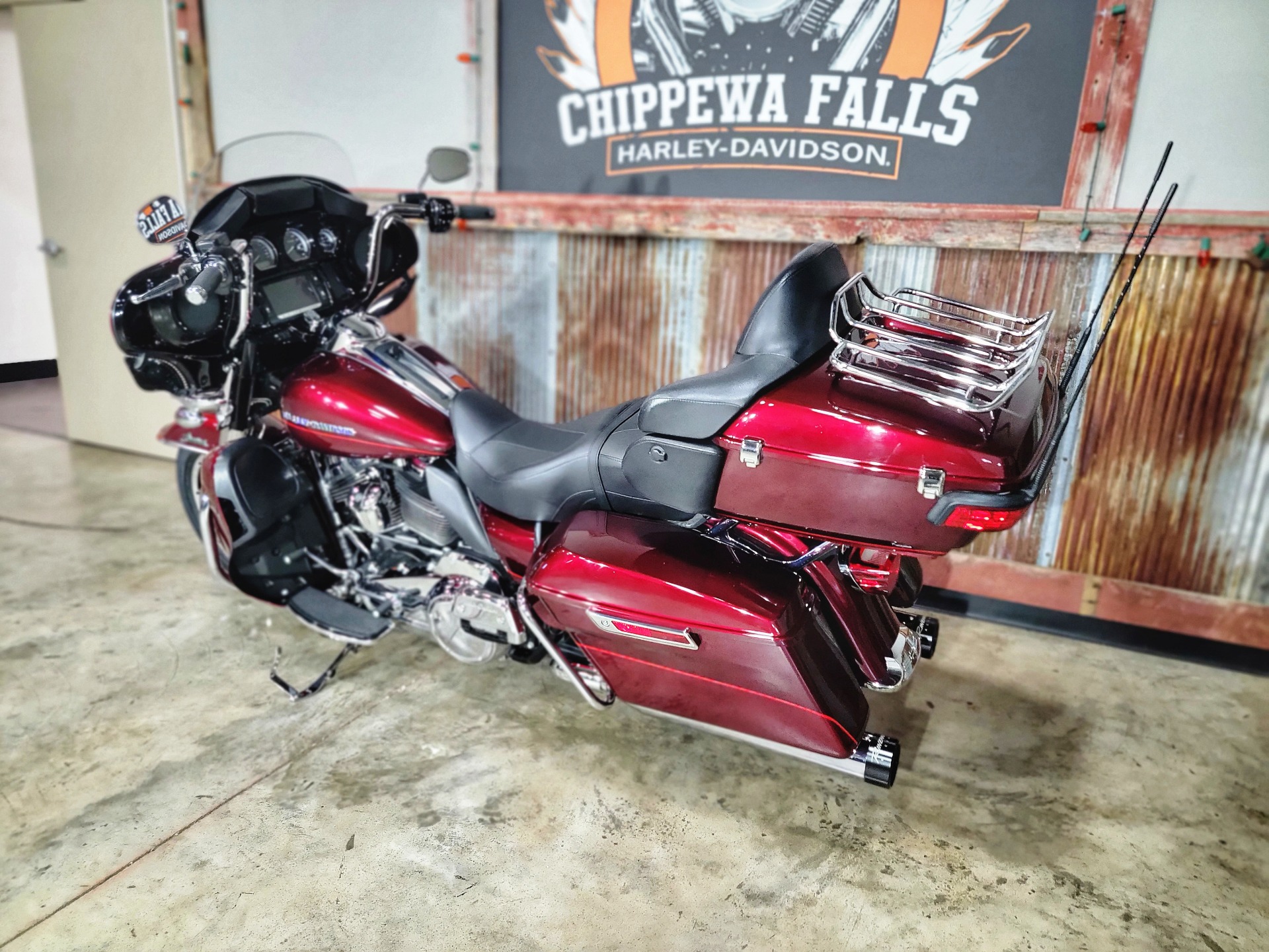 2017 Harley-Davidson Ultra Limited Low in Chippewa Falls, Wisconsin - Photo 12