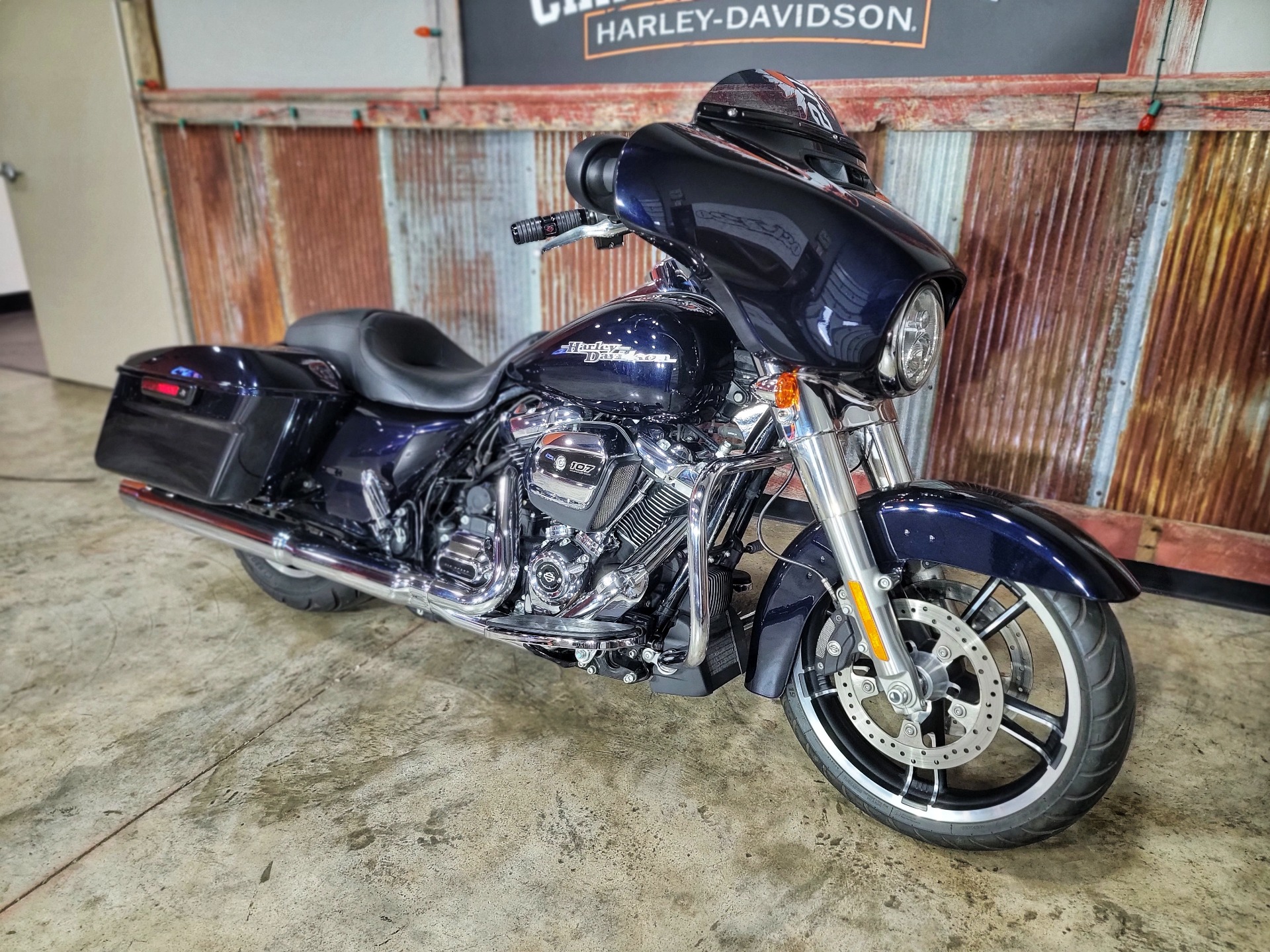 2019 Harley-Davidson Street Glide® in Chippewa Falls, Wisconsin - Photo 4