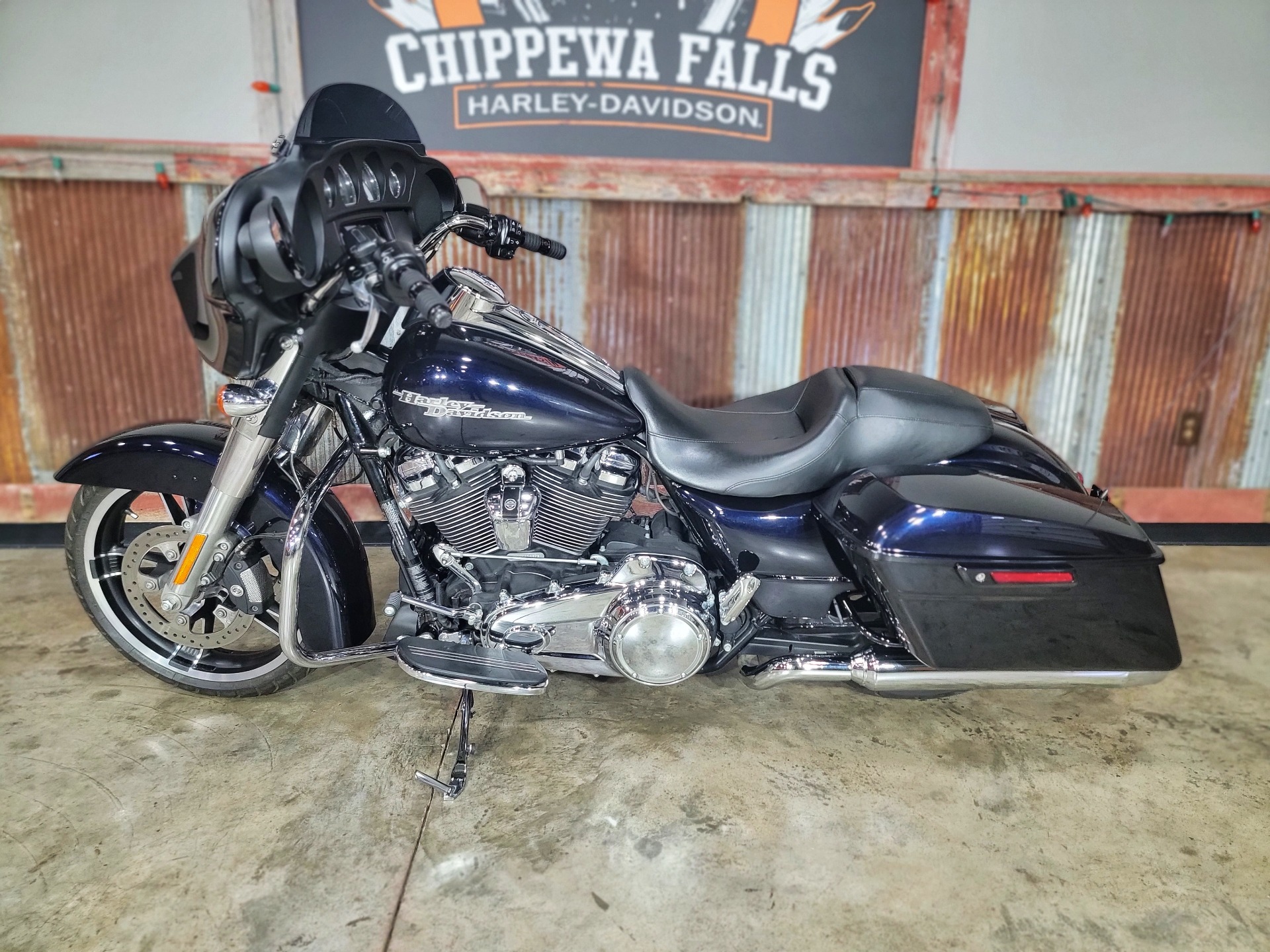 2019 Harley-Davidson Street Glide® in Chippewa Falls, Wisconsin - Photo 12