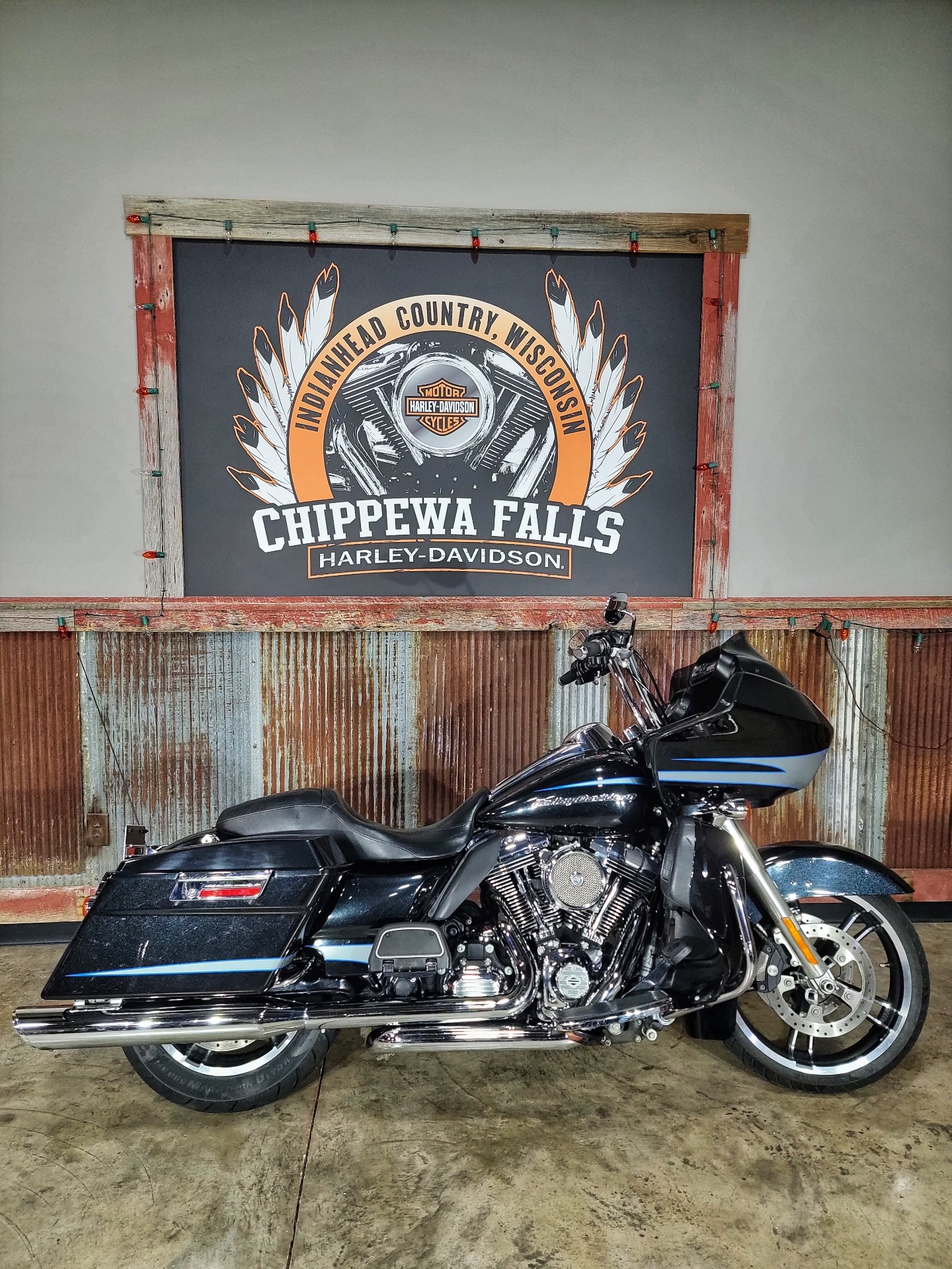 2013 Harley-Davidson Road Glide® Ultra in Chippewa Falls, Wisconsin - Photo 2