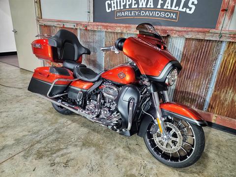 2018 Harley-Davidson CVO™ Street Glide® in Chippewa Falls, Wisconsin - Photo 4