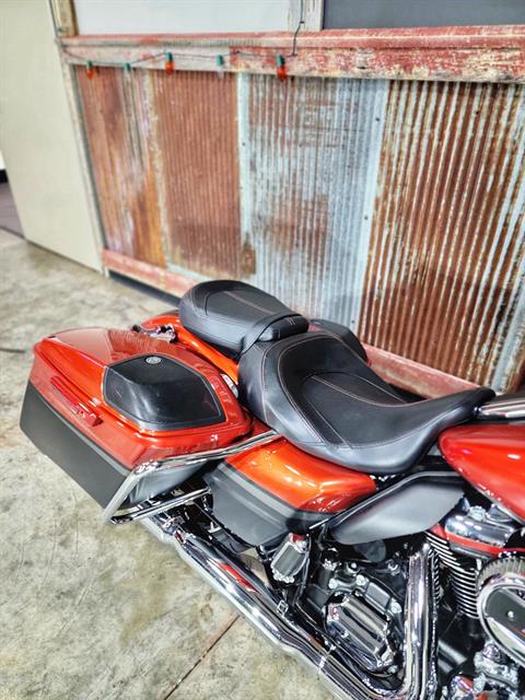 2018 Harley-Davidson CVO™ Street Glide® in Chippewa Falls, Wisconsin - Photo 9