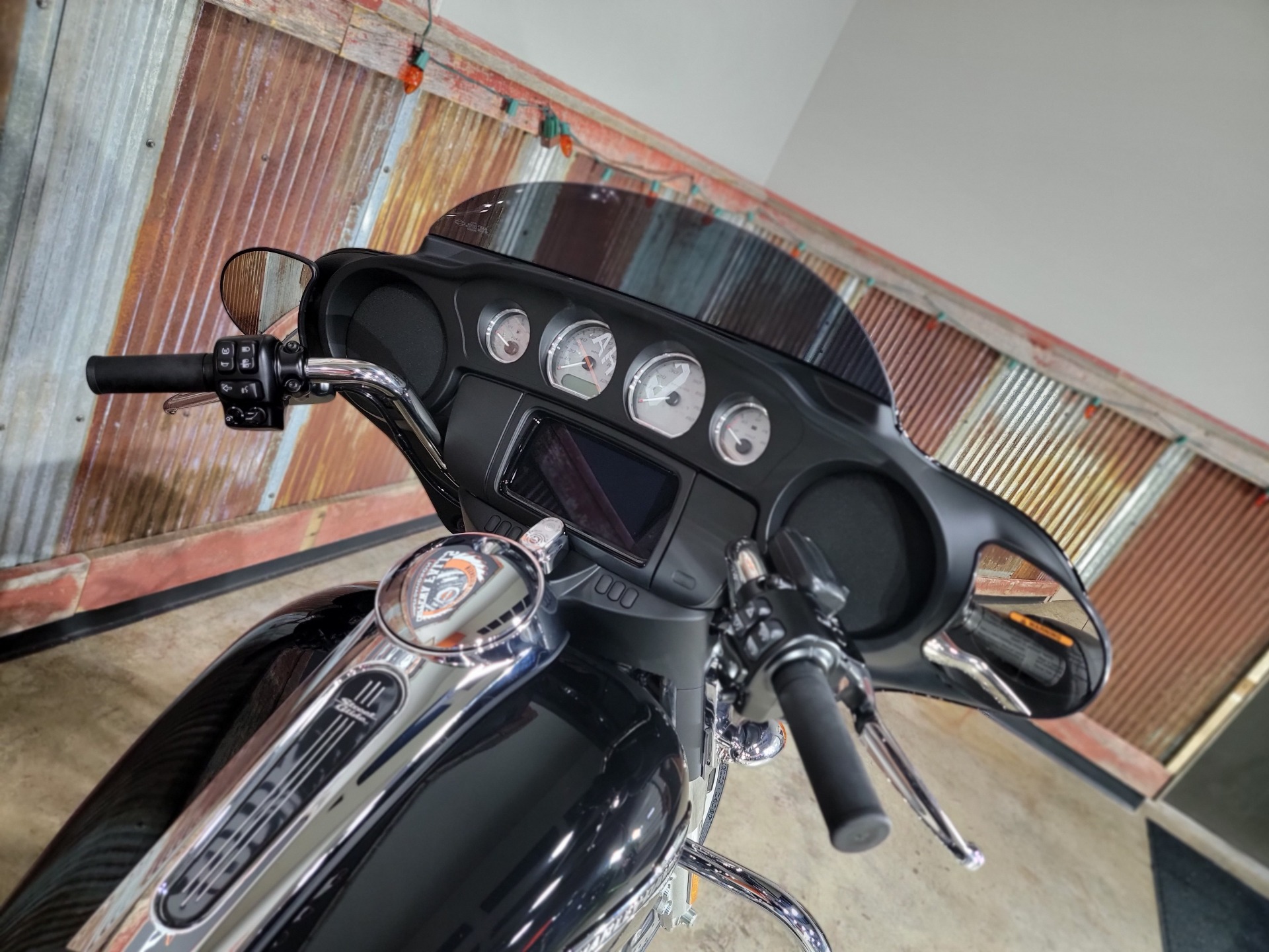 2023 Harley-Davidson Street Glide® in Chippewa Falls, Wisconsin - Photo 6
